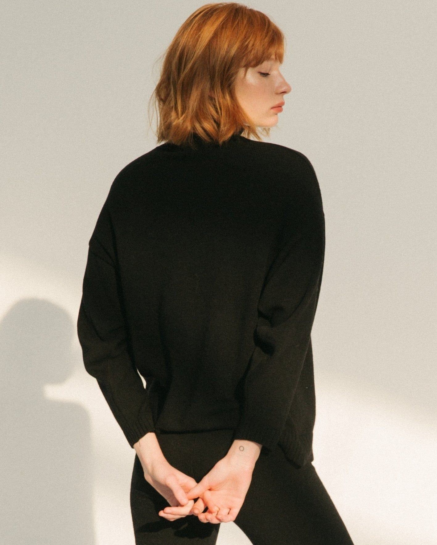 Passenger Top Black sold by Alohas product image thumbnail 2