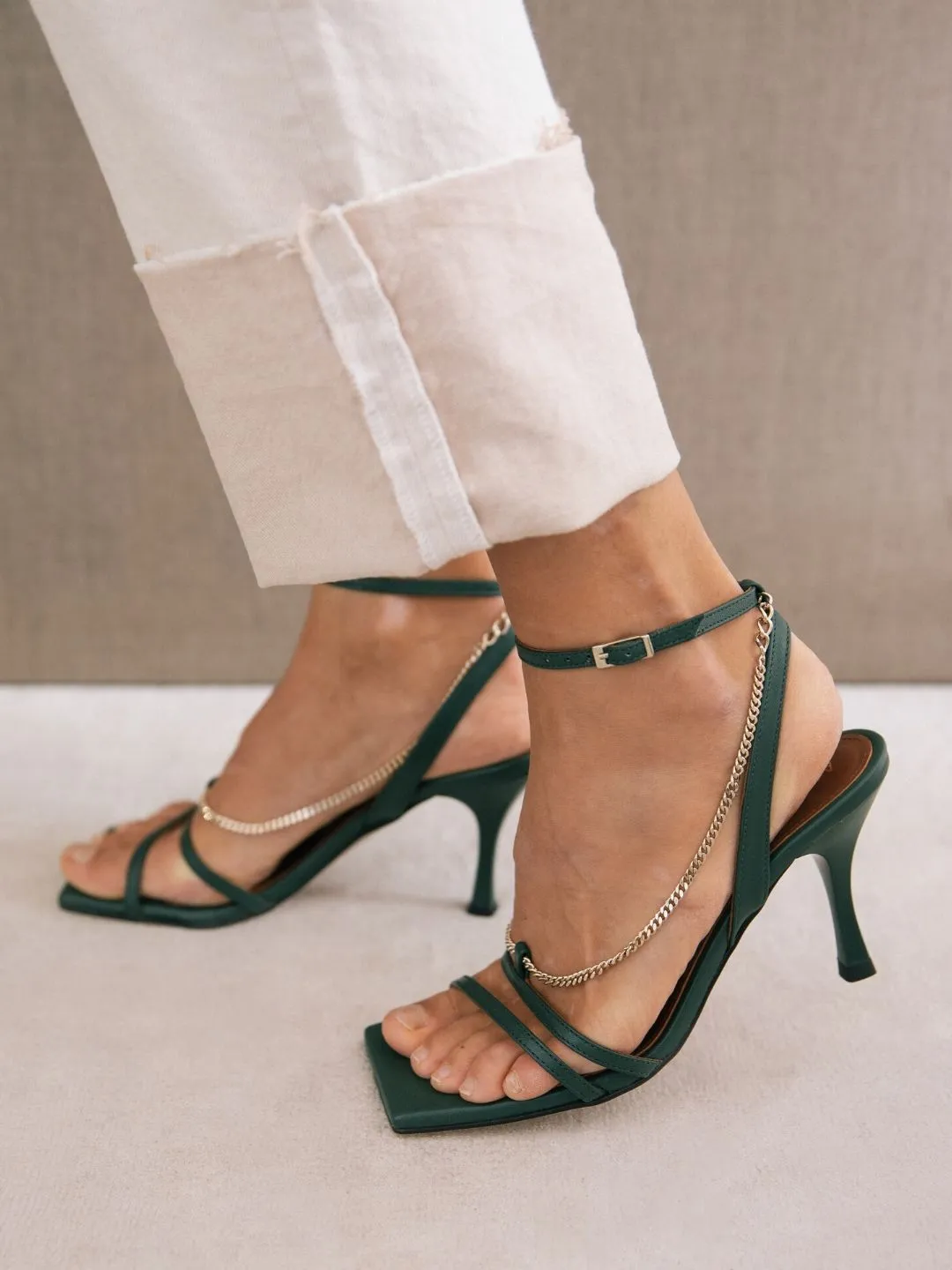 Straps Chain Green sold by Alohas