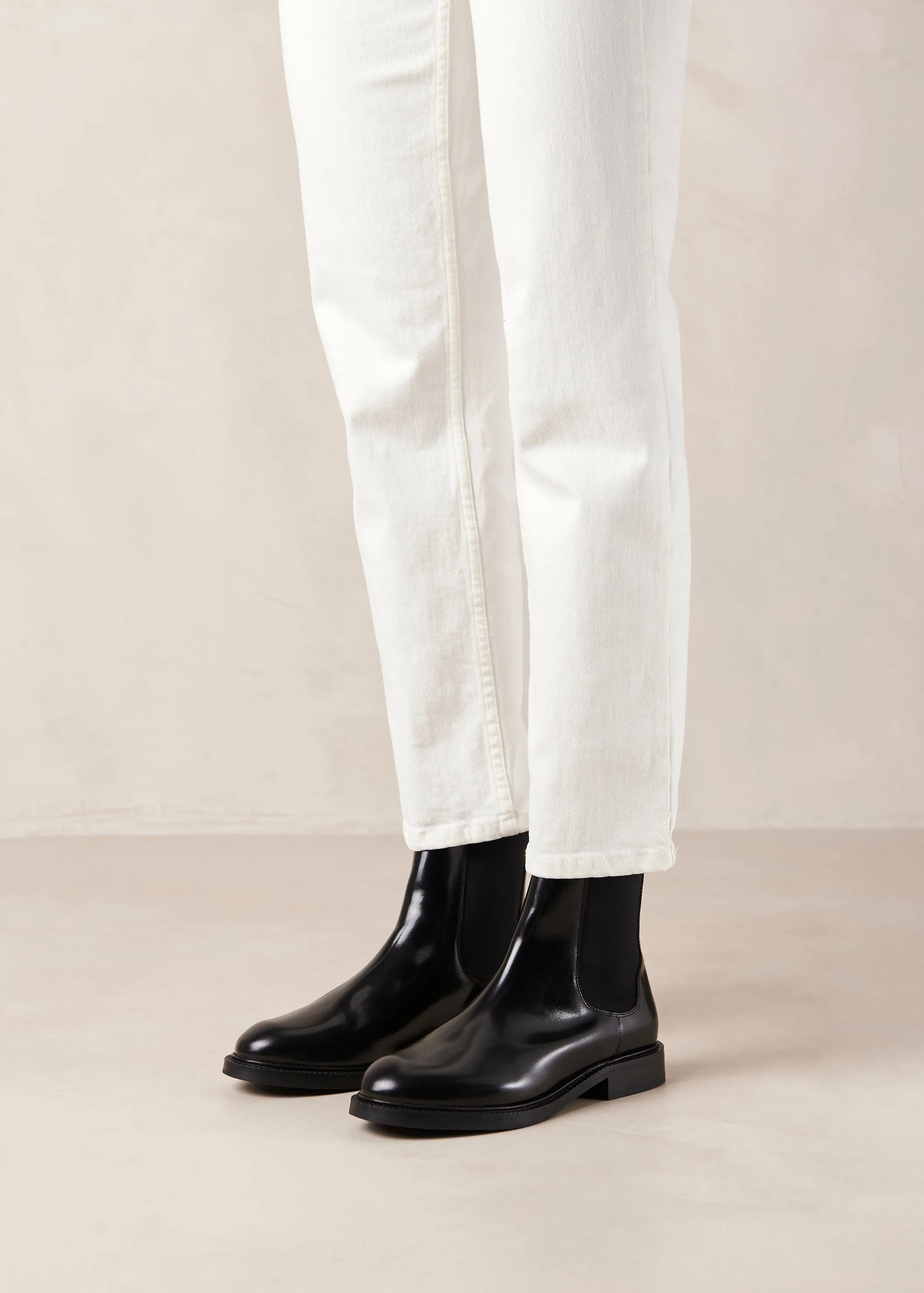 Lanz Black Leather Ankle Boots sold by Alohas product image thumbnail 4