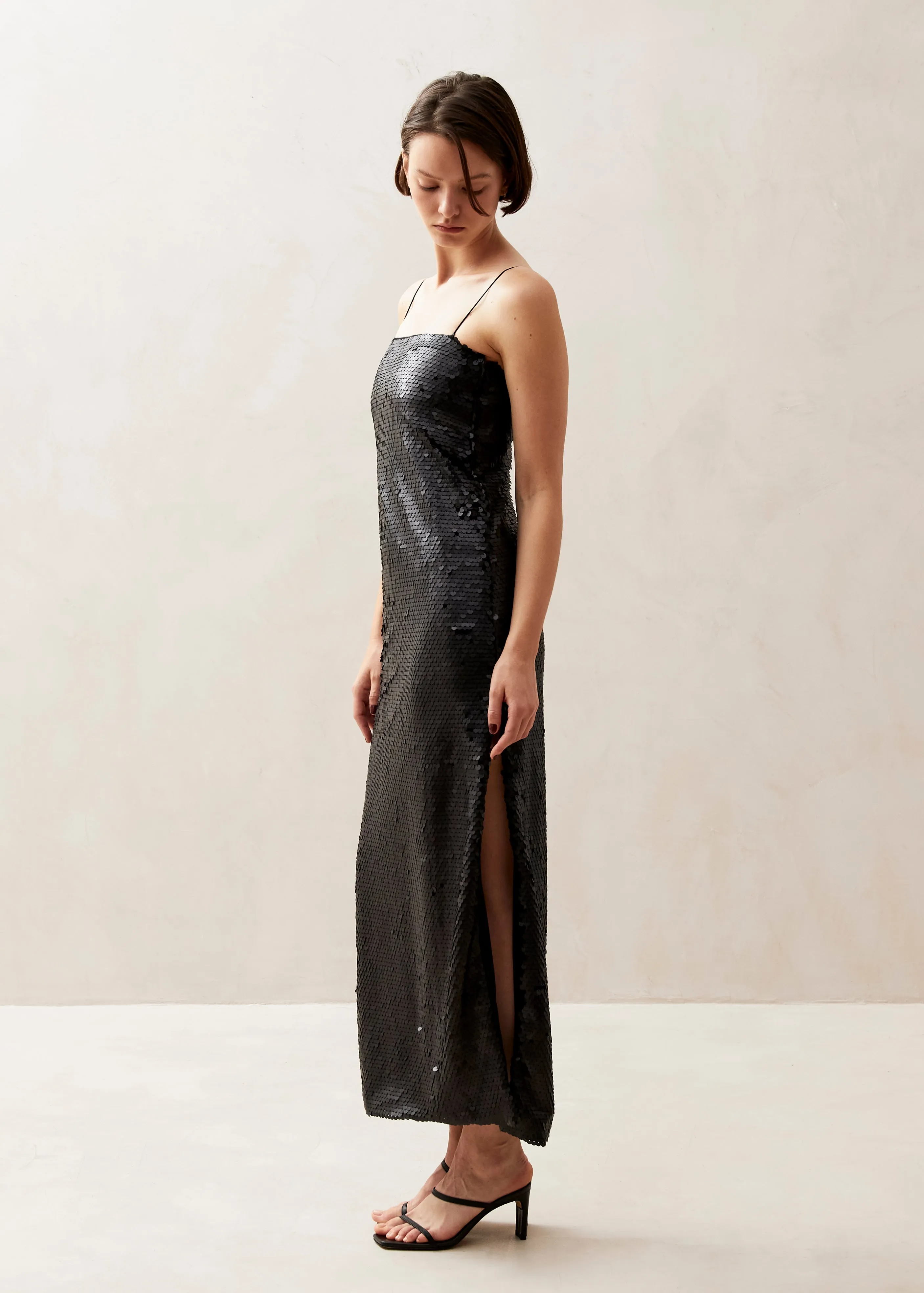 Elmi Black Midi Dress sold by Alohas product image thumbnail 5