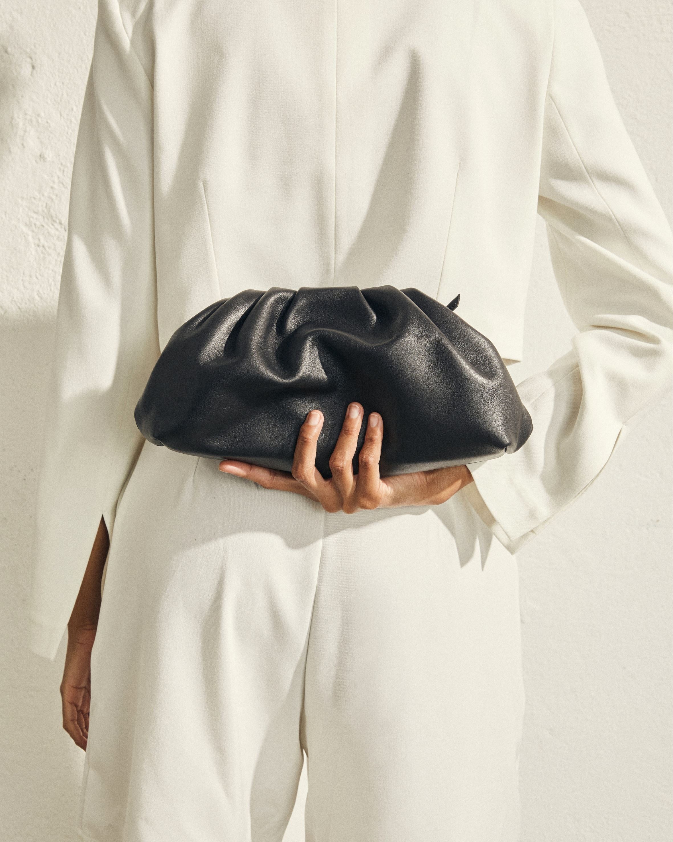 The D Black sold by Alohas product image thumbnail 4