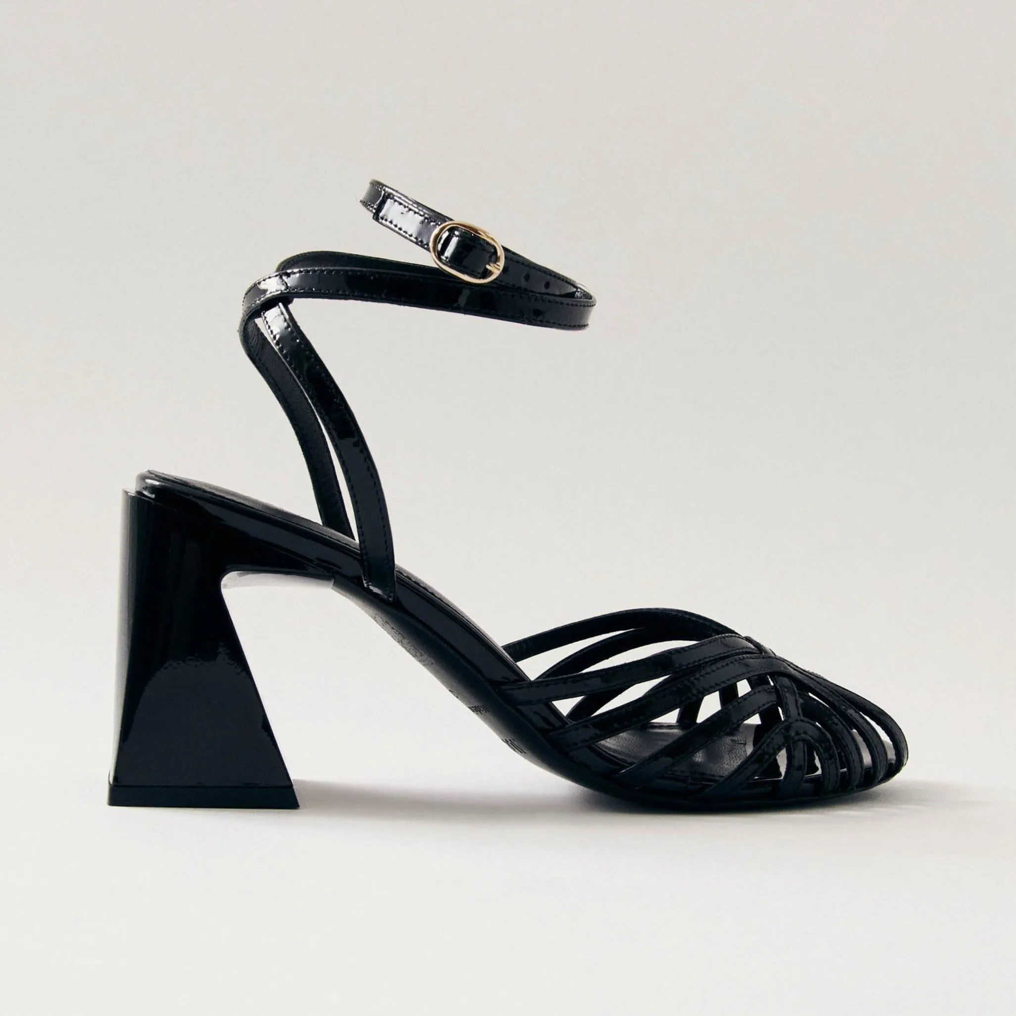 Jessa Onix Black Leather Sandals sold by Alohas product image thumbnail 3