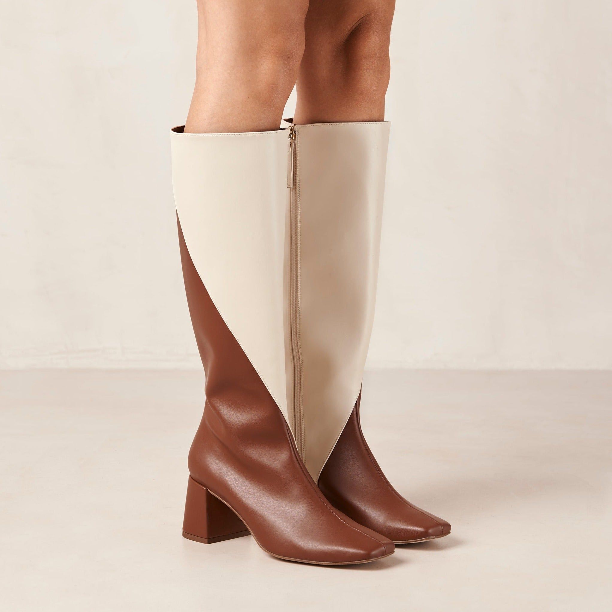 Chalk Gingerbread Brown Warm White sold by Alohas product image thumbnail 3