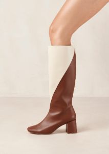 Chalk Gingerbread Brown Warm White sold by Alohas