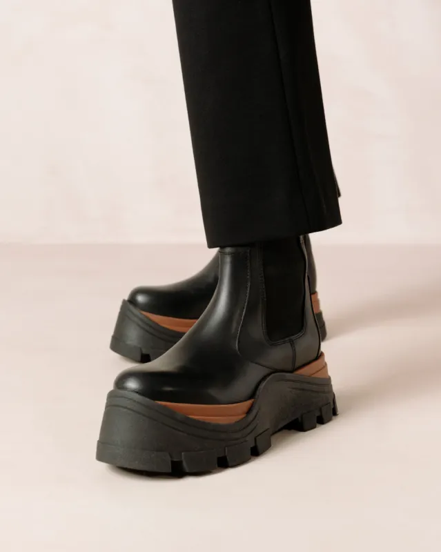 Phoenix Nutty Black sold by Alohas