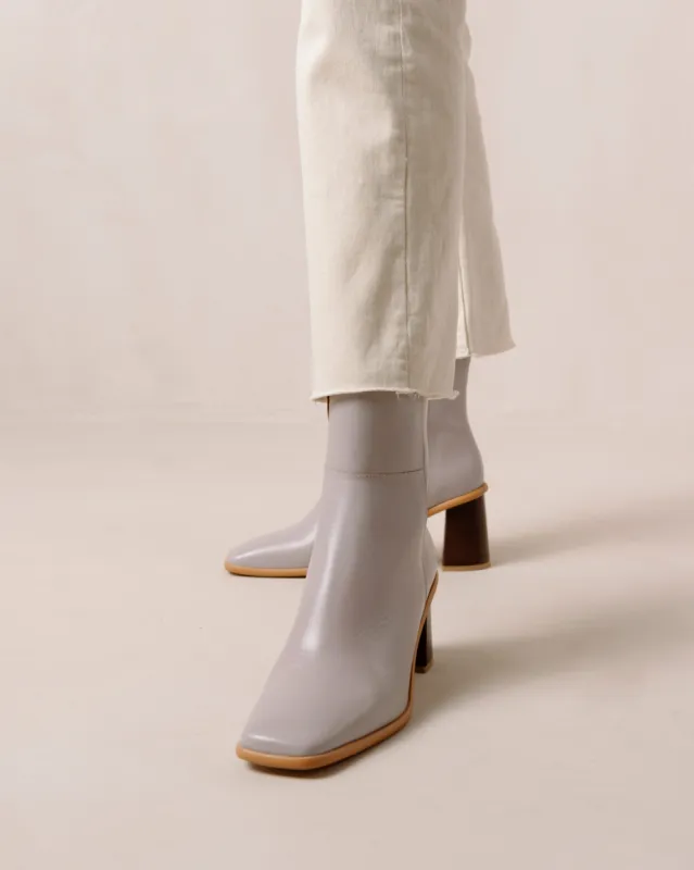 West Vintage Mauve sold by Alohas