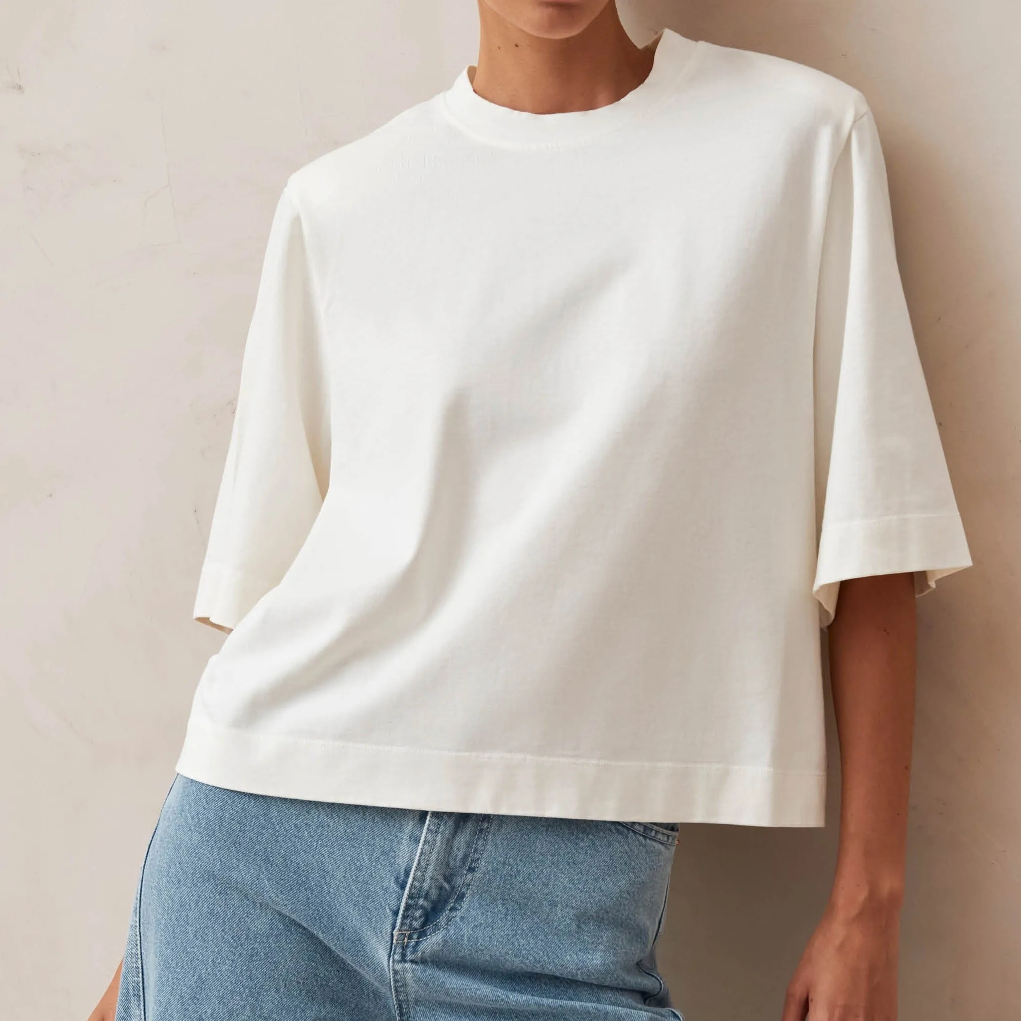 Capa White Tshirt sold by Alohas product image thumbnail 3