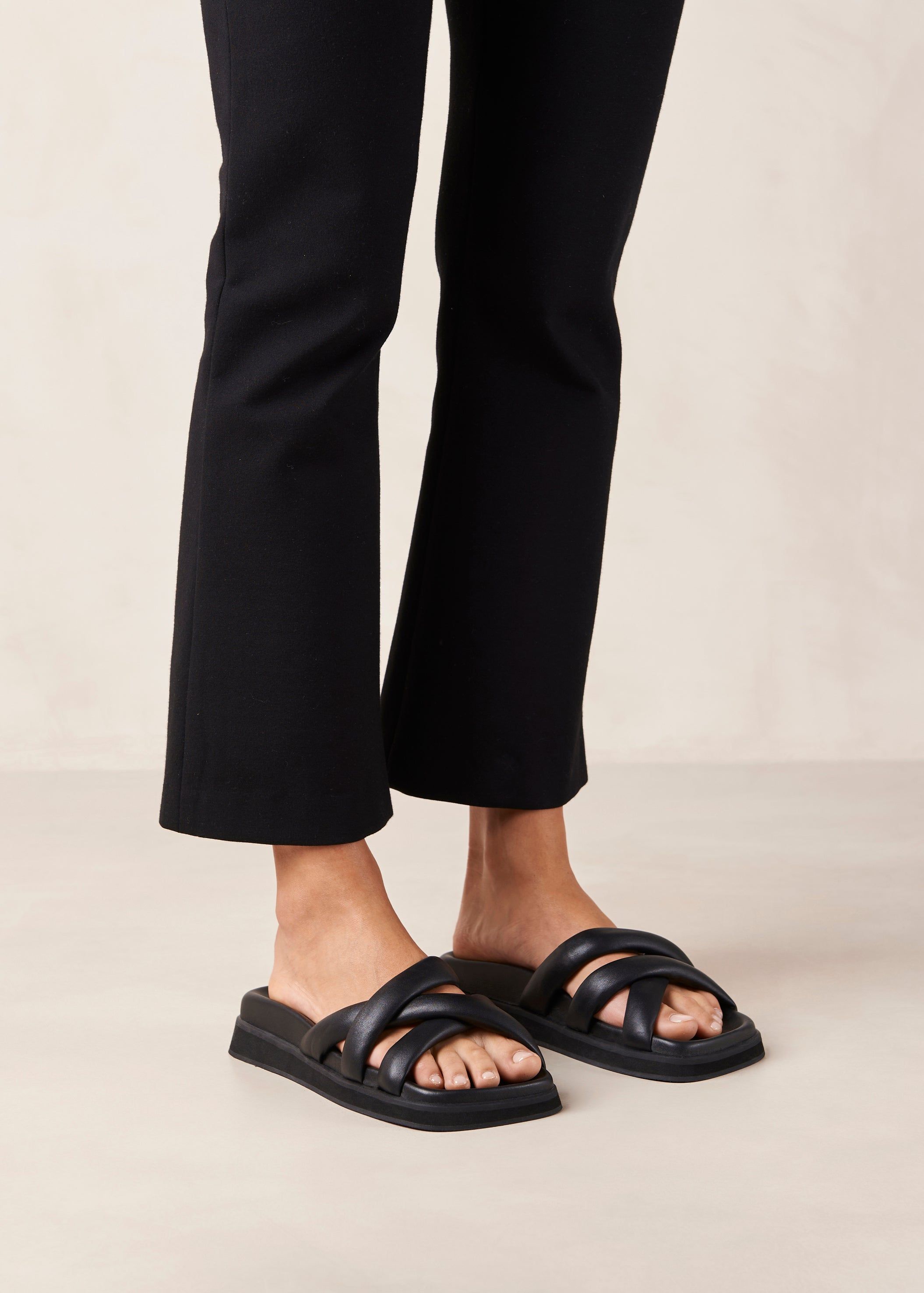 Slip On Cross Black sold by Alohas product image thumbnail 5