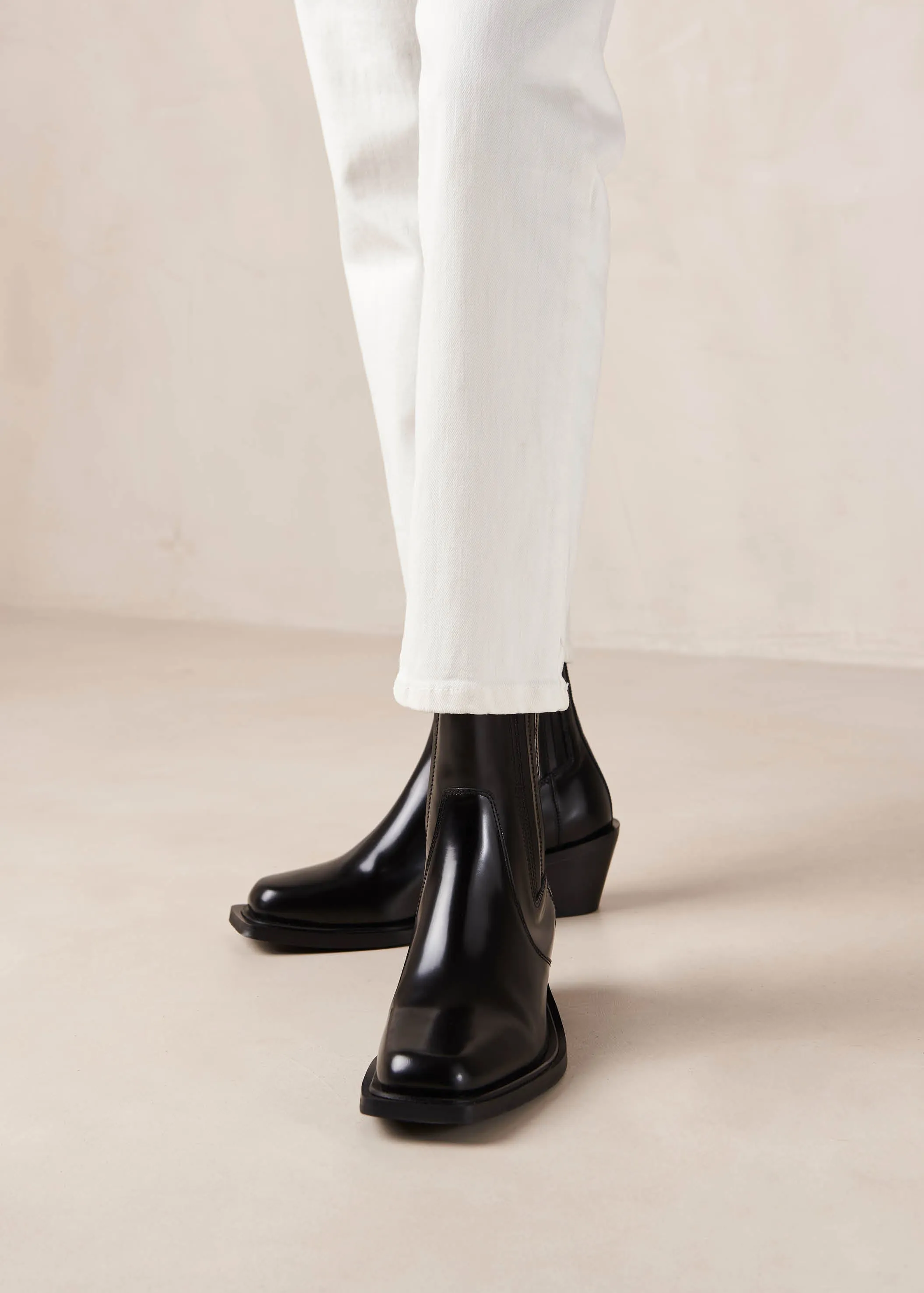 Denver Black Leather Ankle Boots sold by Alohas product image thumbnail 5