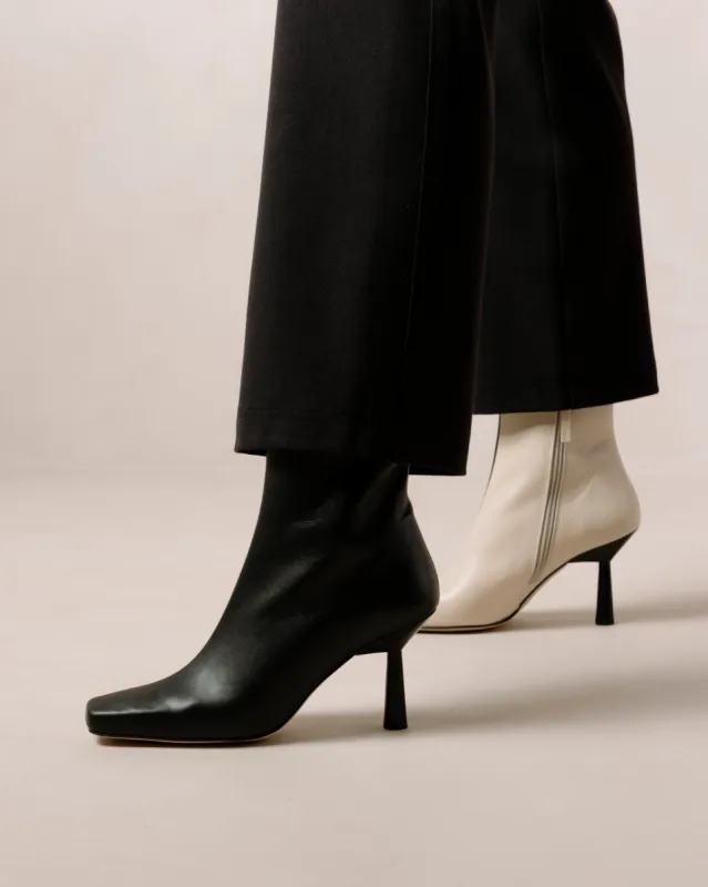 Frappe Bicolor Black Cream Leather Ankle Boots sold by Alohas