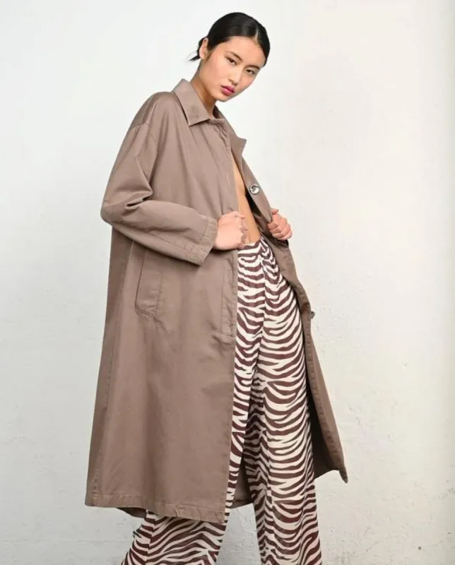 Flash Trench Coat Nutmeg Brown made by Alohas