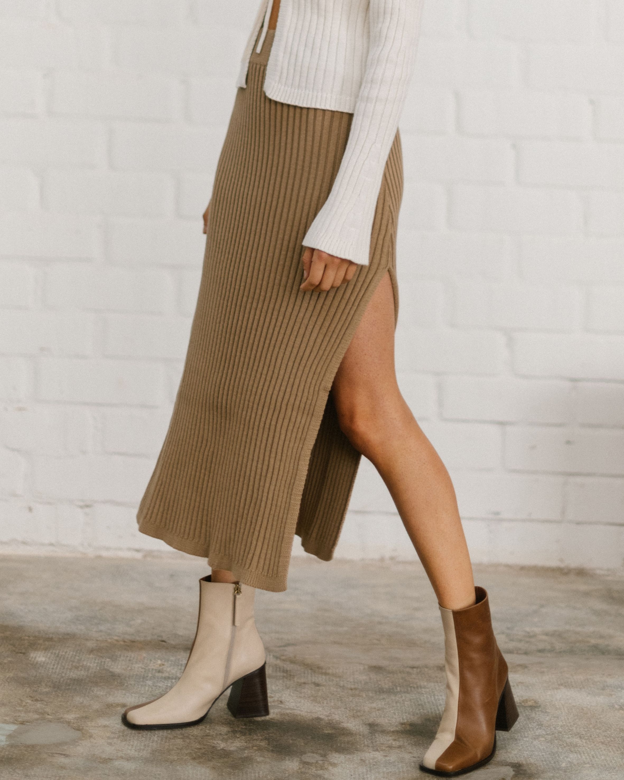Wise Opened Knit Skirt Camel sold by Alohas product image thumbnail 4