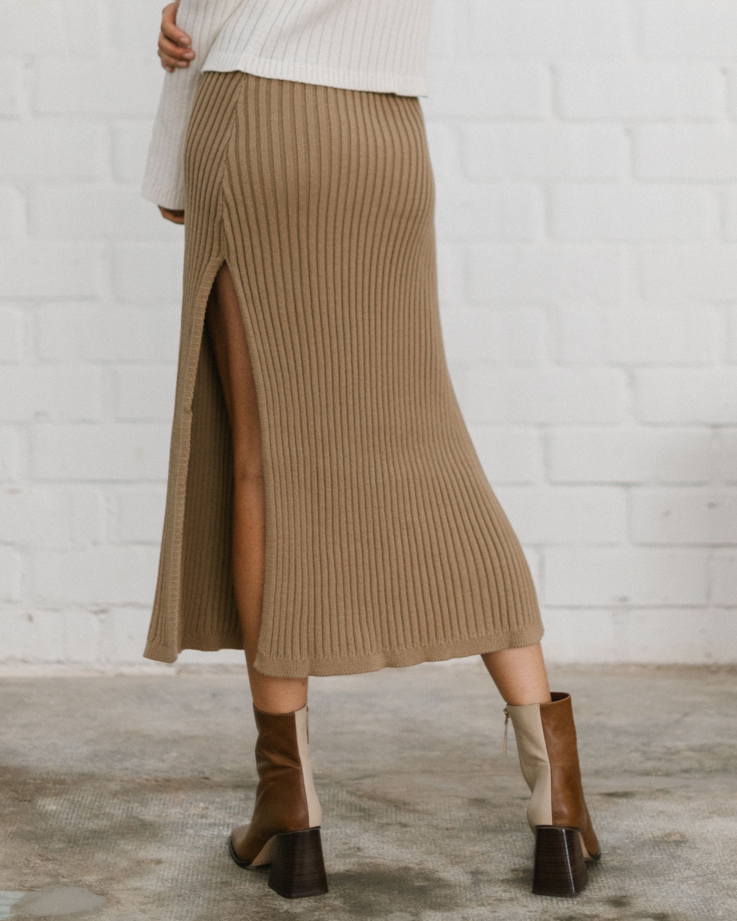 Wise Opened Knit Skirt Camel sold by Alohas product image thumbnail 5