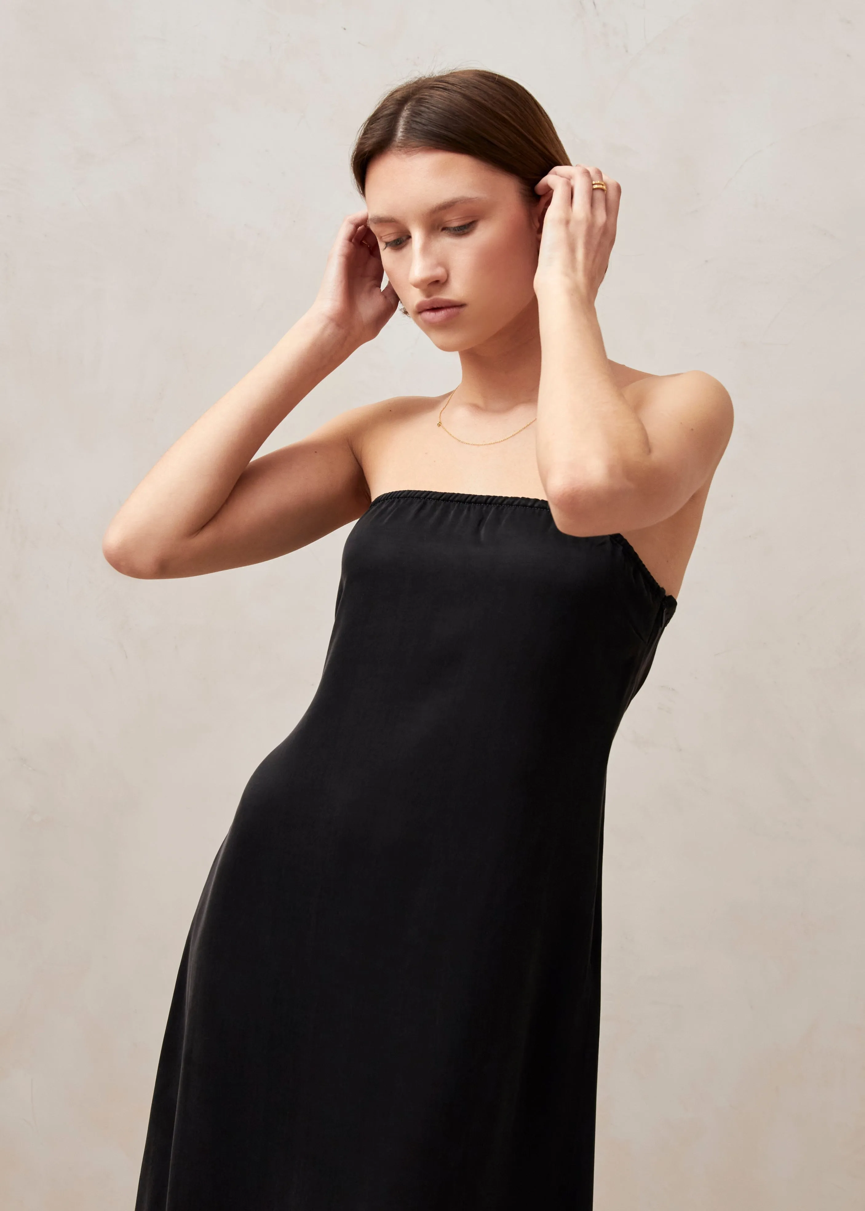 Ilia Black Maxi Dress sold by Alohas product image thumbnail 4