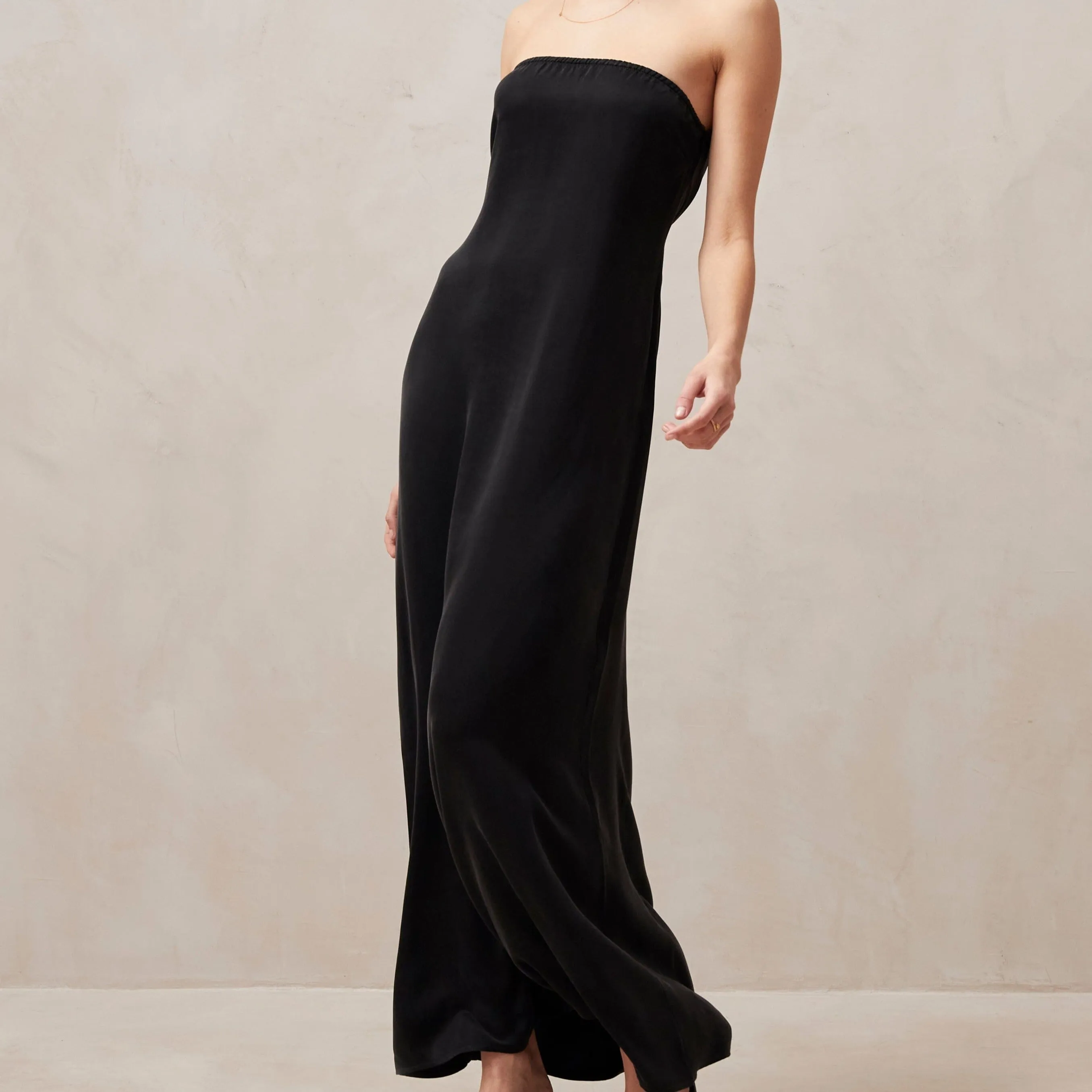Ilia Black Maxi Dress sold by Alohas product image thumbnail 2