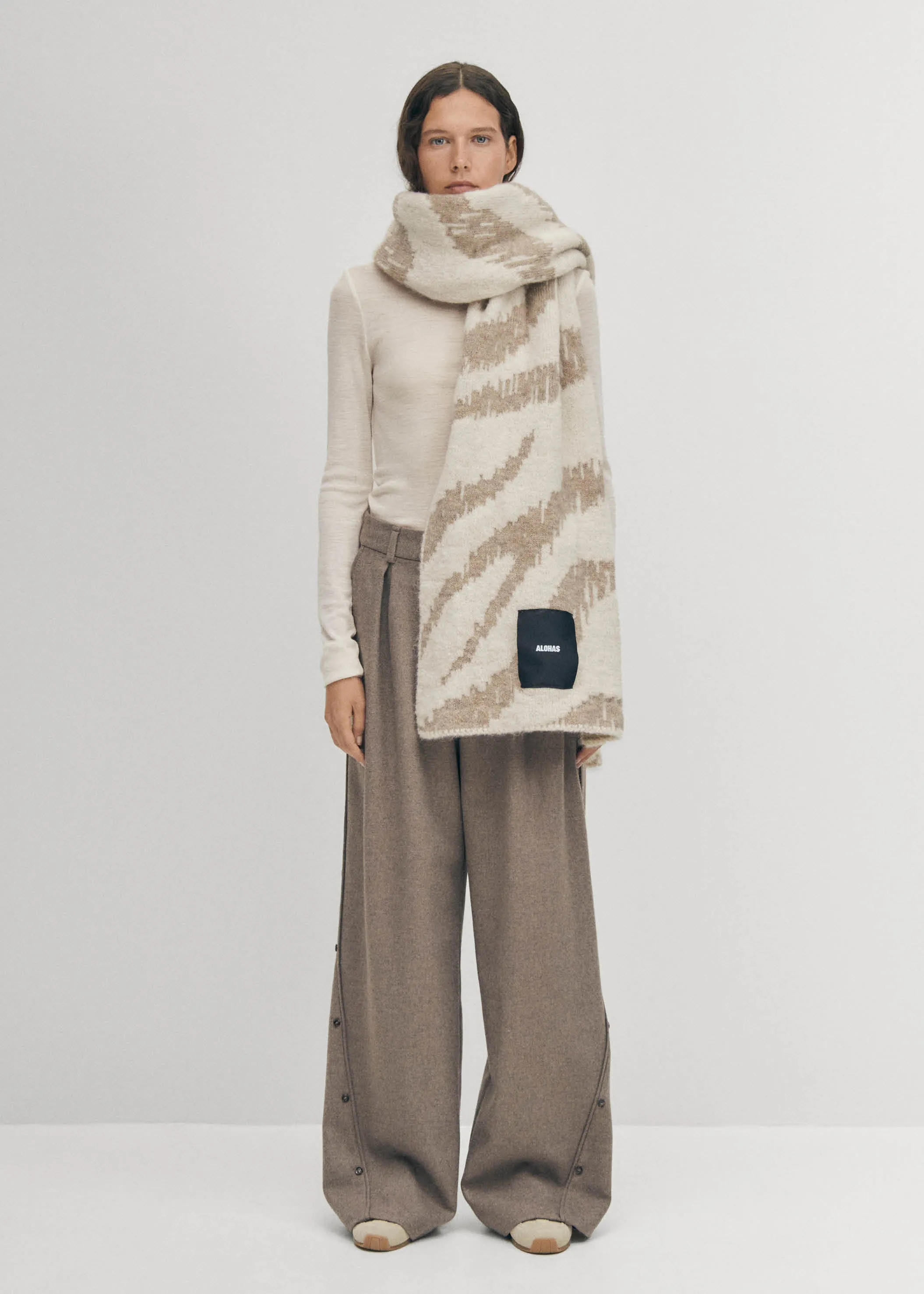 Nilo Ecru sold by Alohas