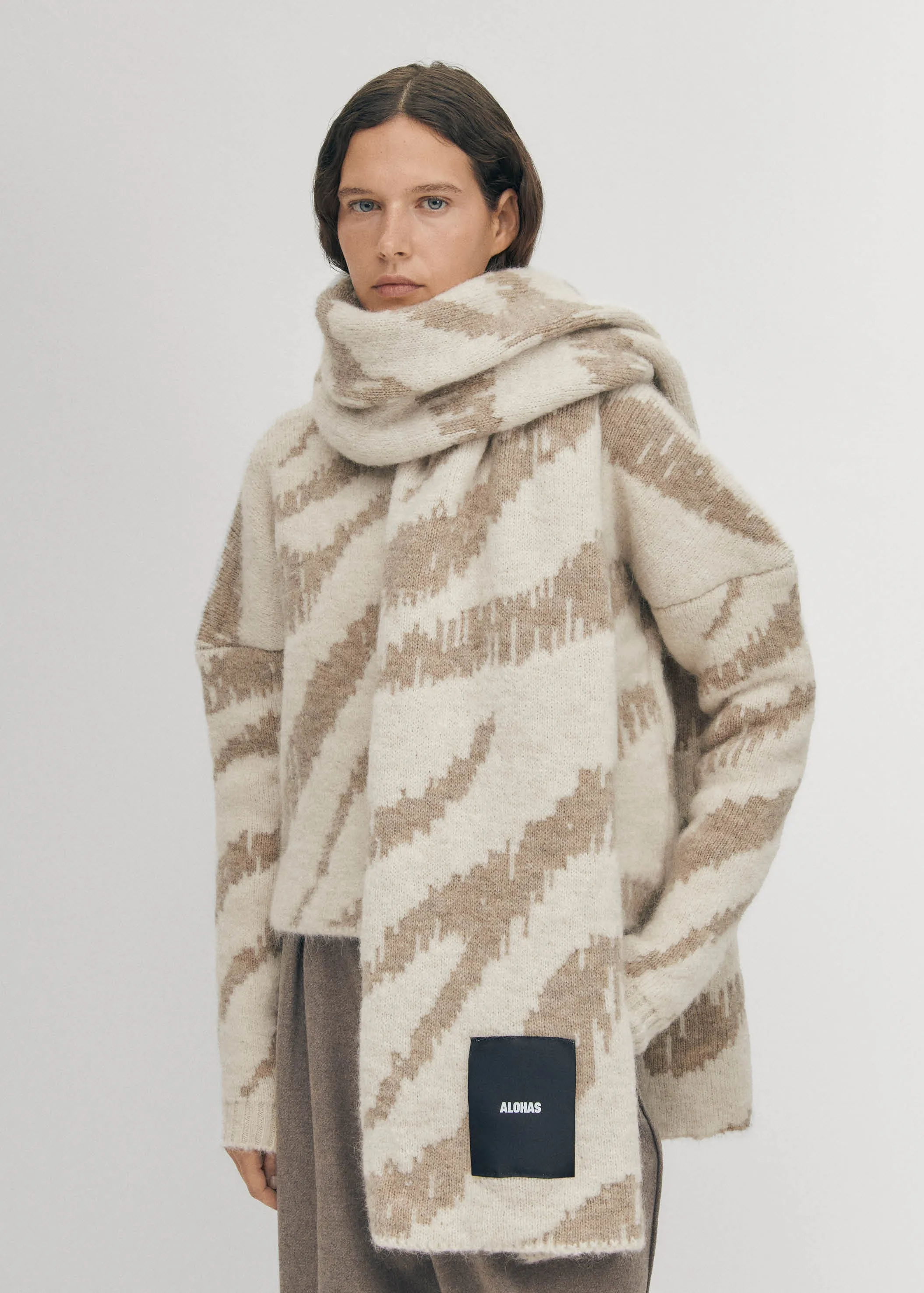 Nilo Ecru sold by Alohas product image thumbnail 4