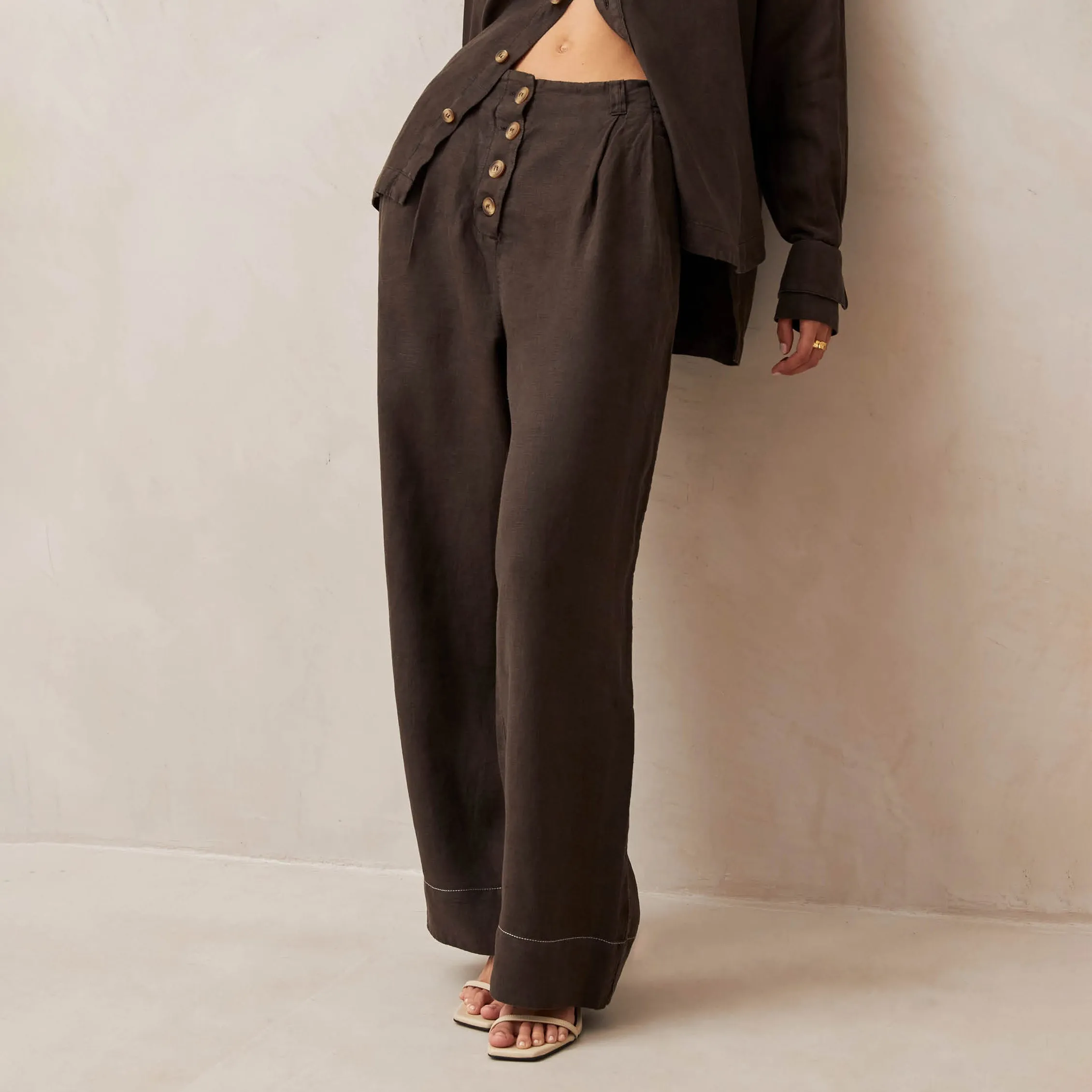 Zulu Chocolate Pants sold by Alohas product image thumbnail 3