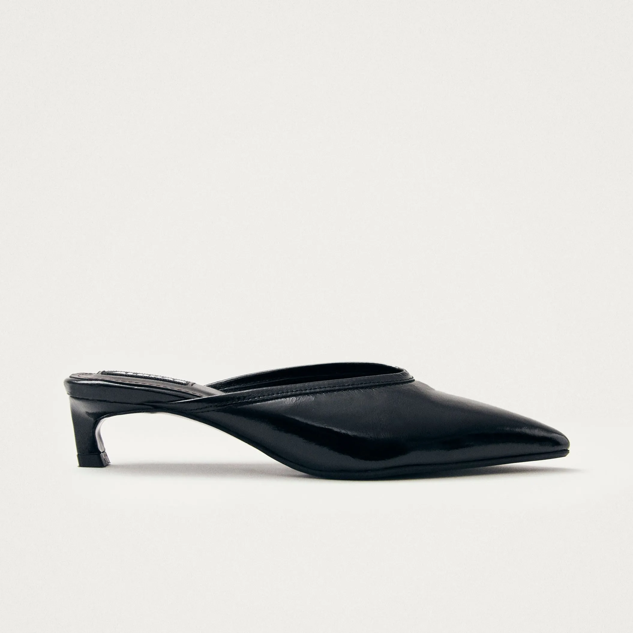 Tessa Onix Black Leather Mules sold by Alohas product image thumbnail 3