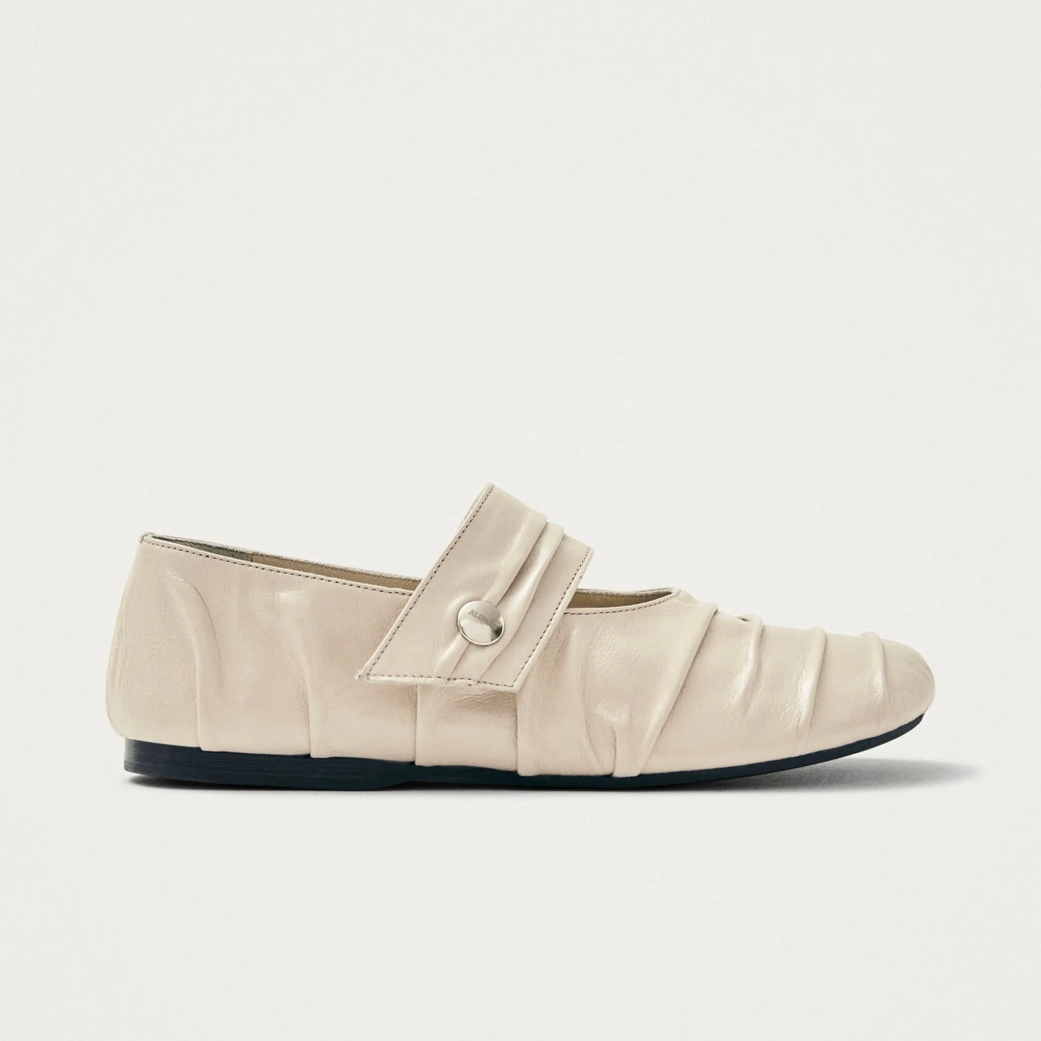 Shay Cream Leather Ballet Flats sold by Alohas product image thumbnail 3