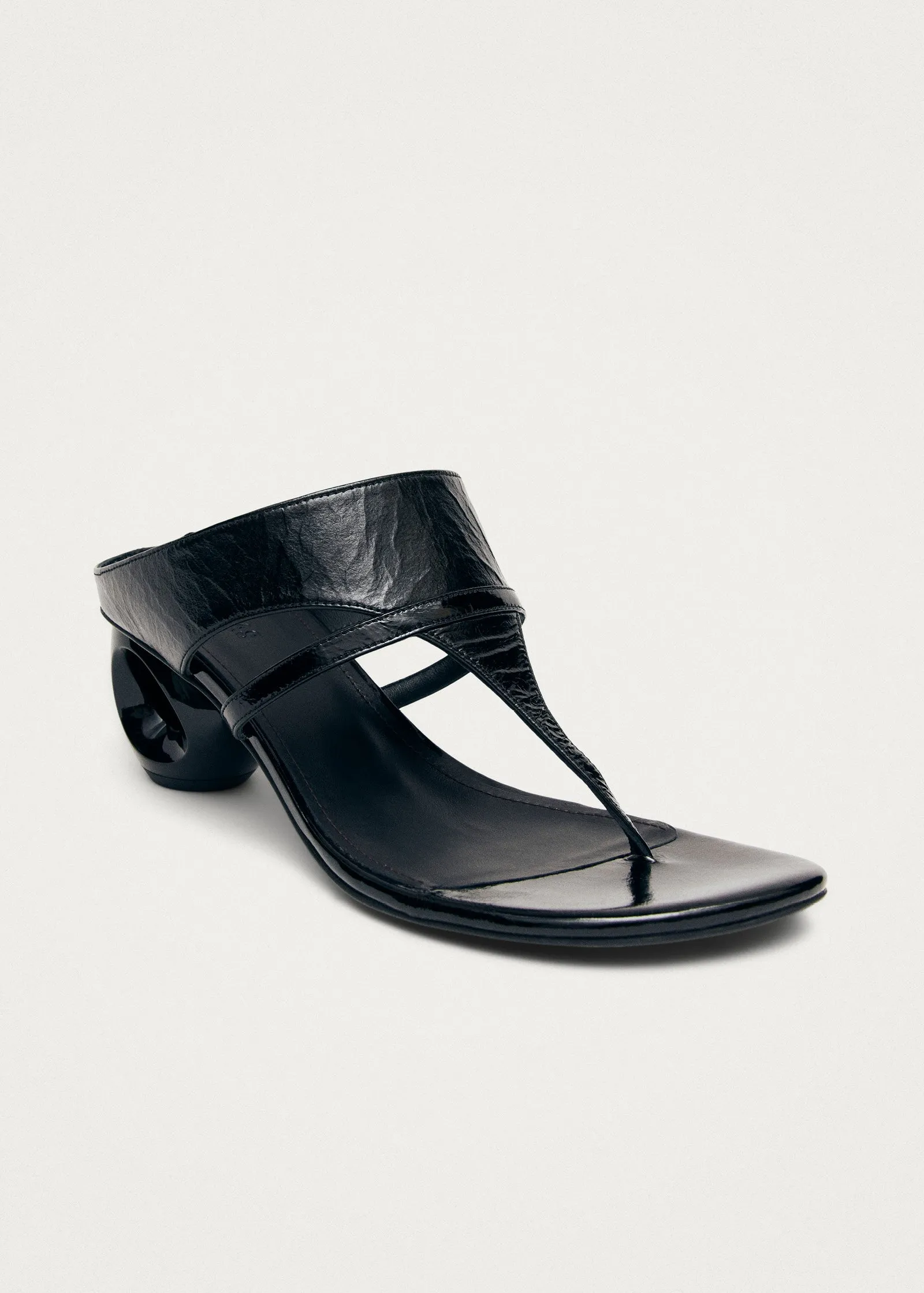 Dystaria Onix Black Leather Sandals sold by Alohas product image thumbnail 5