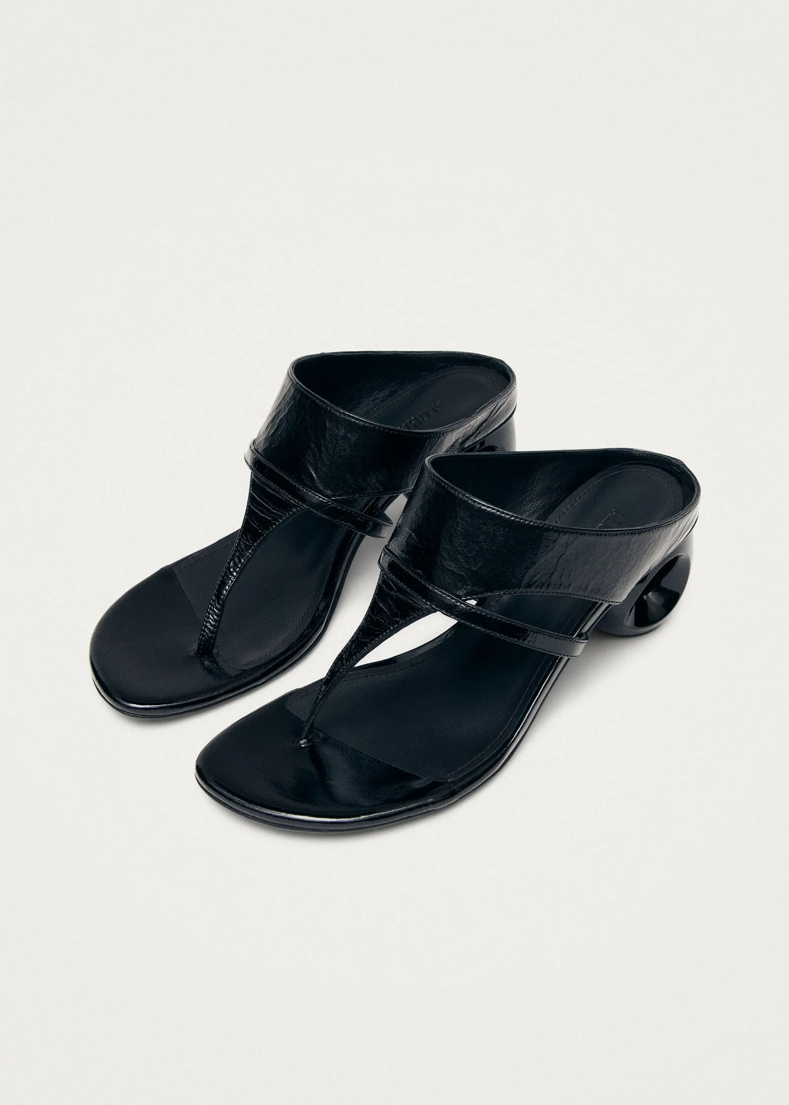 Dystaria Onix Black Leather Sandals sold by Alohas product image thumbnail 2