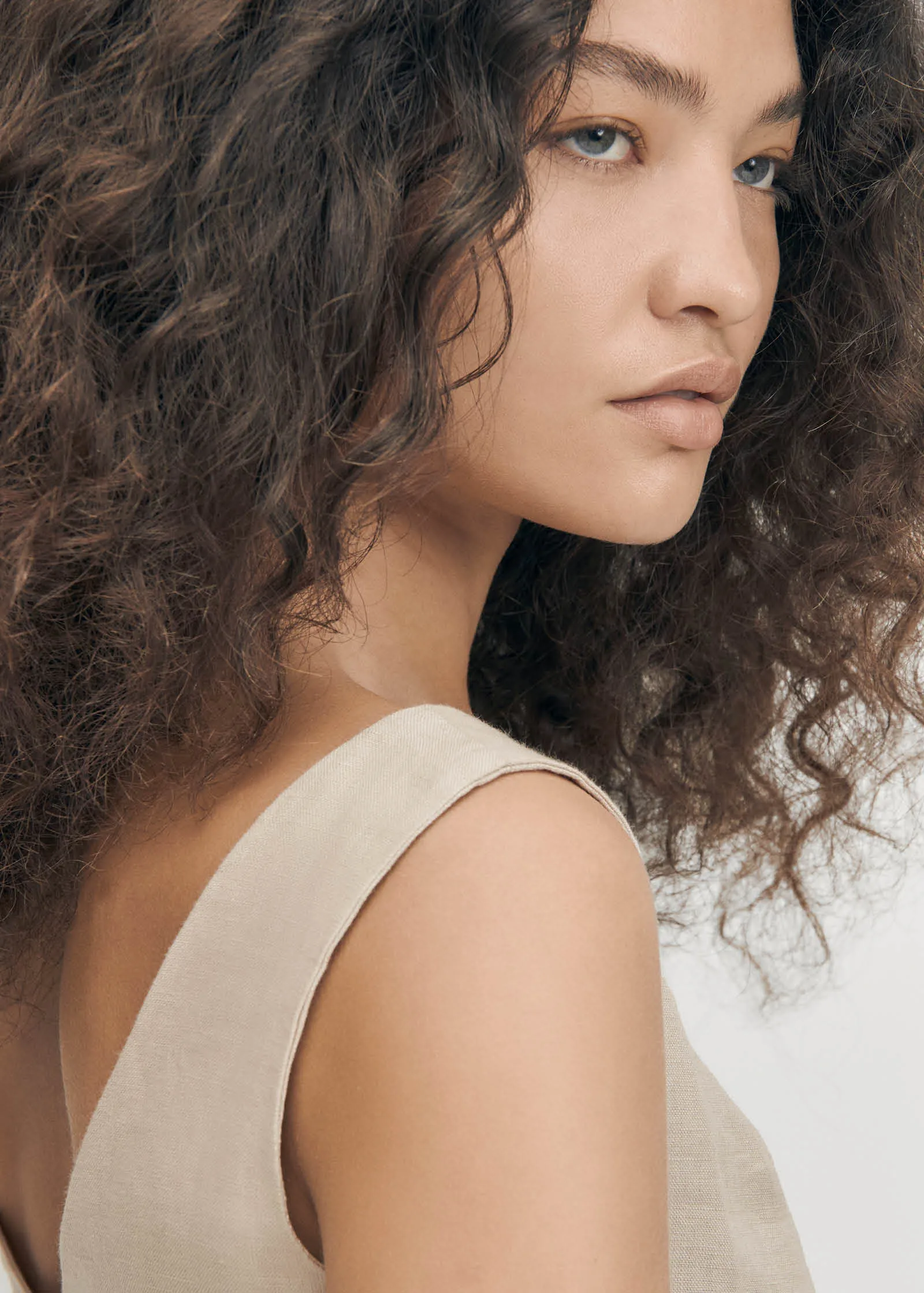 Olimpia Bicolor Navy Cream Dress sold by Alohas product image thumbnail 2