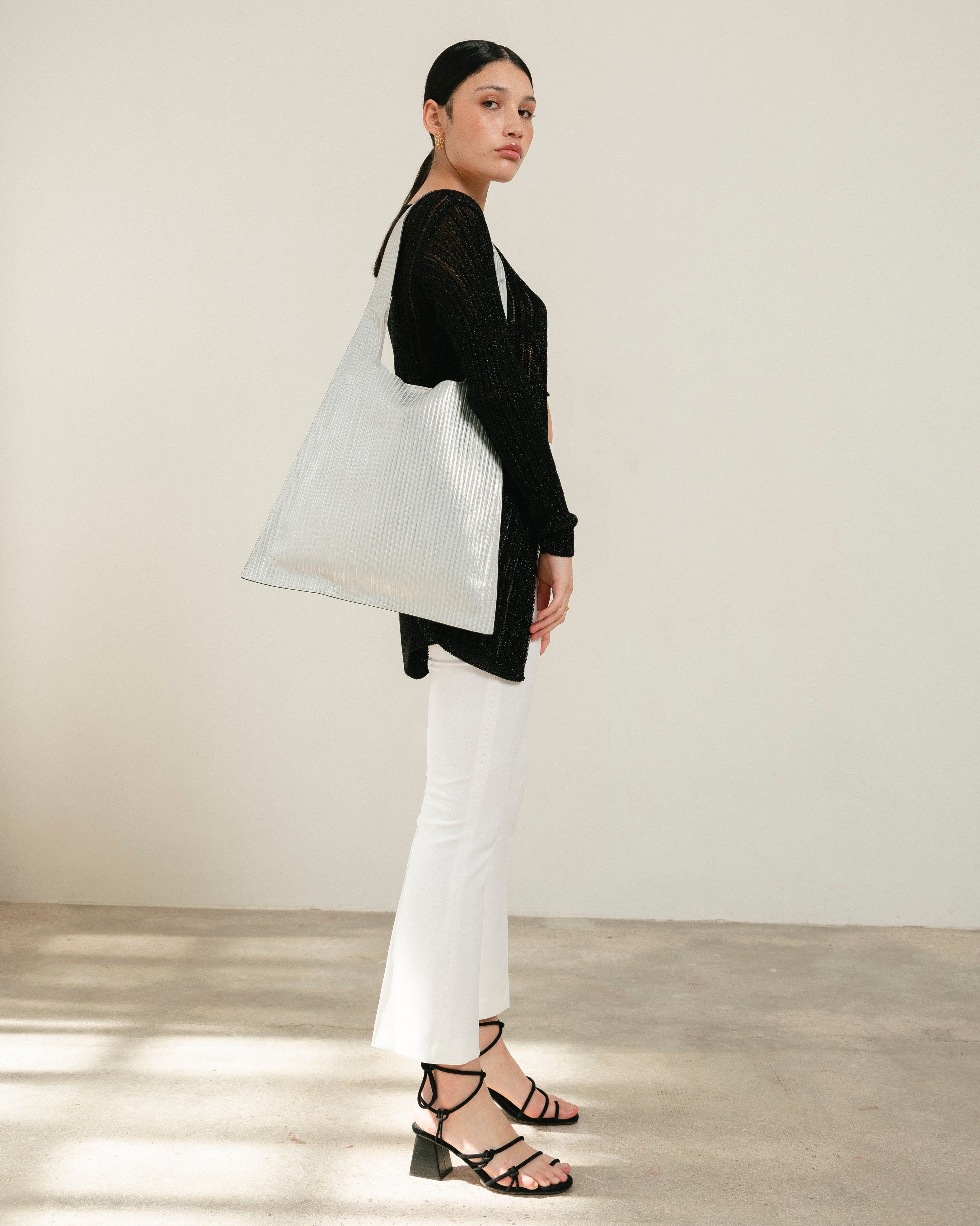 The L Pleated Shimmer Silver sold by Alohas product image thumbnail 2