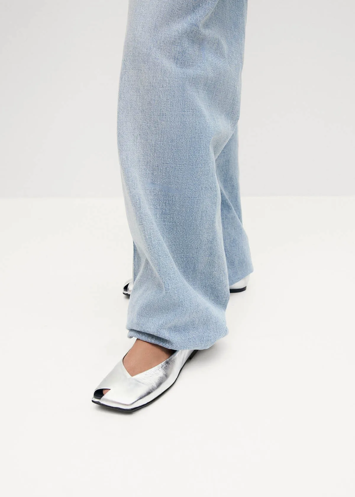 Katia Shimmer Silver Leather Ballet Flats sold by Alohas product image thumbnail 2