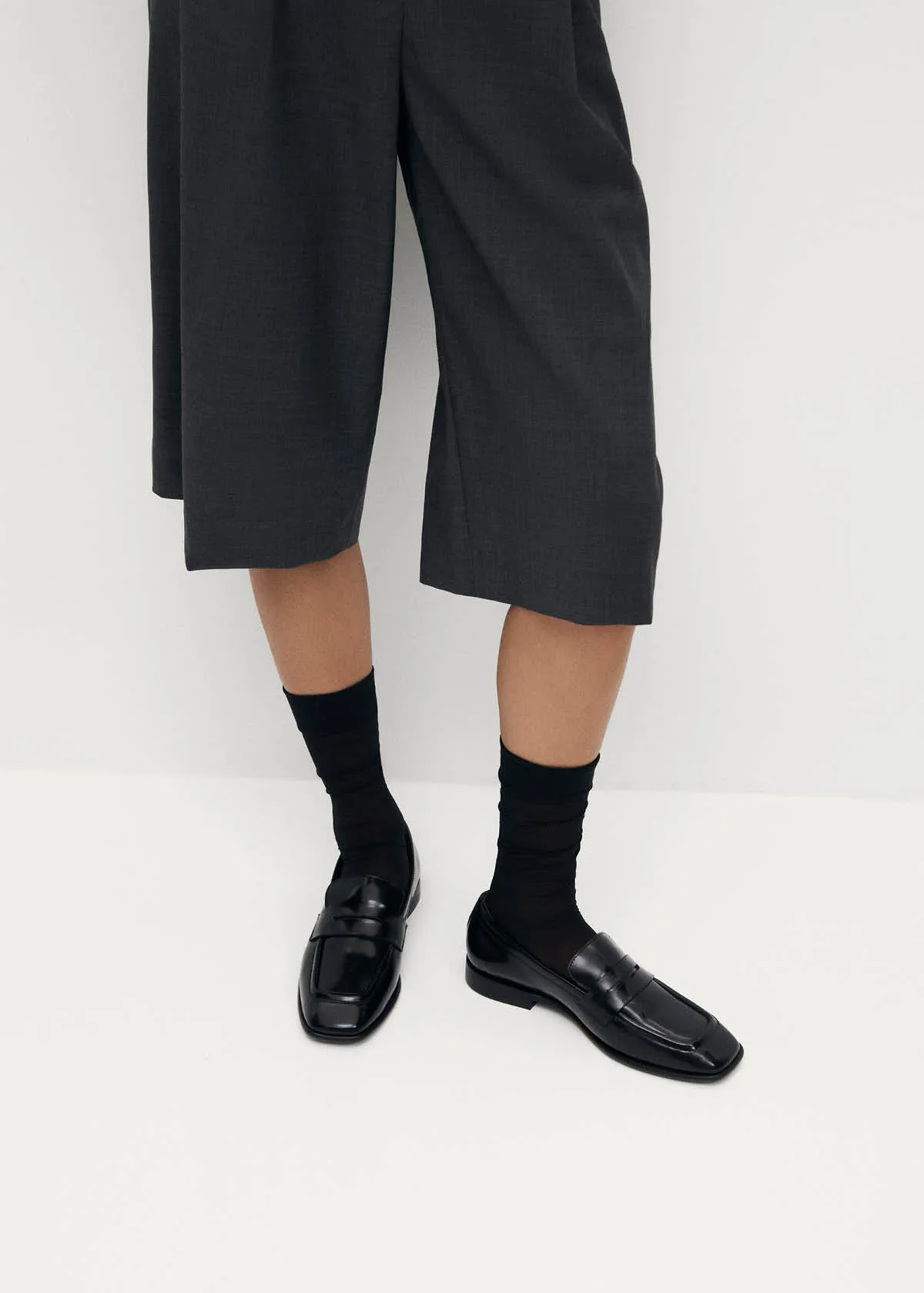 Zaha Black Leather Loafers sold by Alohas product image thumbnail 2