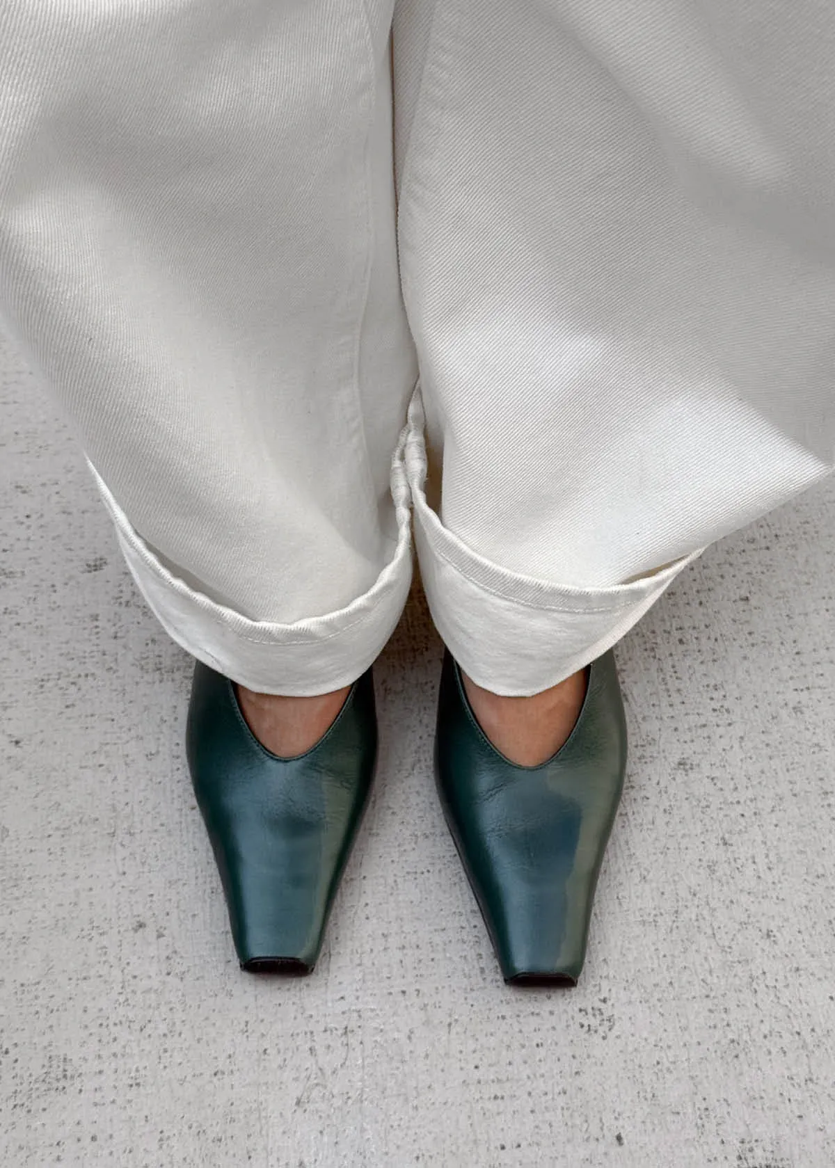 Cendra Rift Dark Green Leather Pumps sold by Alohas product image thumbnail 2