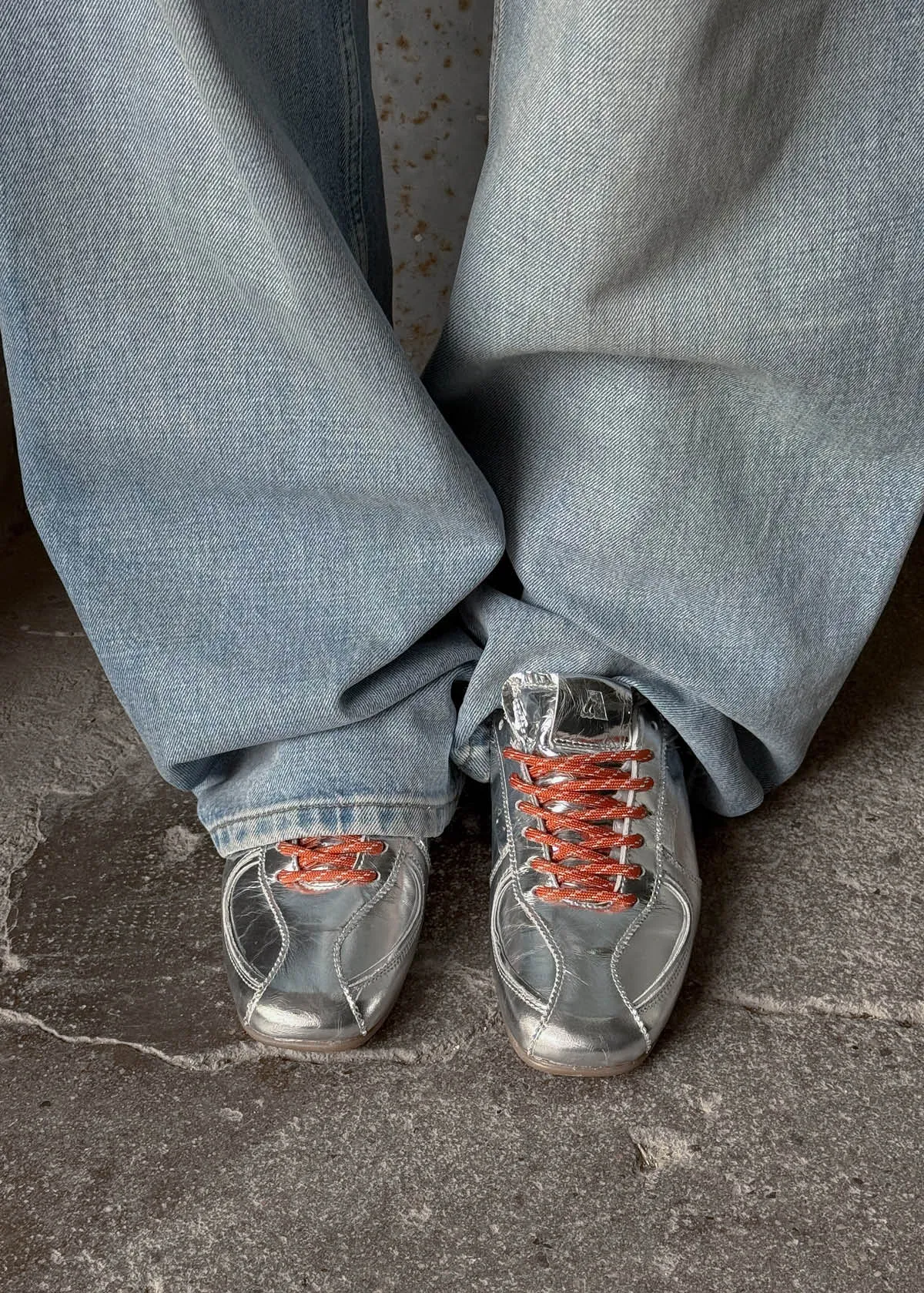 Tb.970 Shimmer Silver Leather Sneakers sold by Alohas product image thumbnail 2