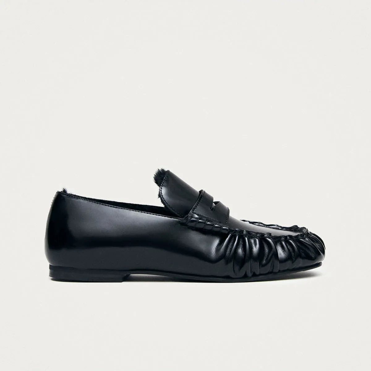 Aven Soft Black Leather Loafers sold by Alohas product image thumbnail 3