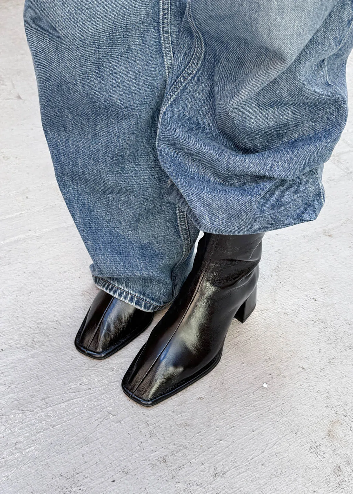 Berlin Rift Black Leather Ankle Boots sold by Alohas product image thumbnail 2