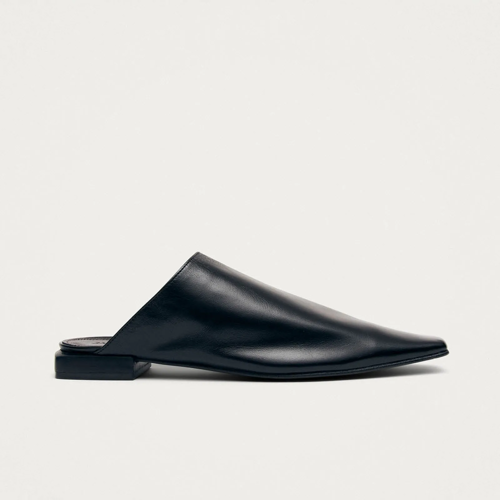 Noe Rift Black Leather Mules sold by Alohas product image thumbnail 3