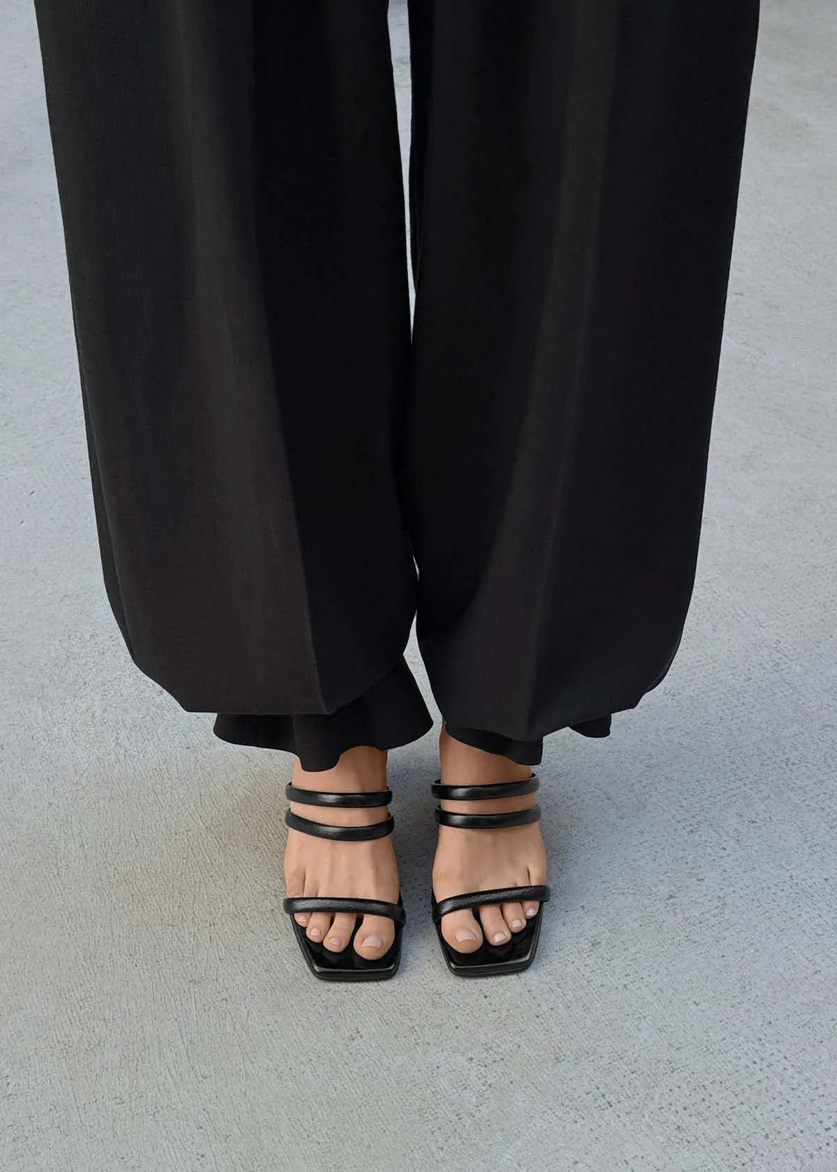 Indiana Rift Black Leather Sandals sold by Alohas product image thumbnail 2