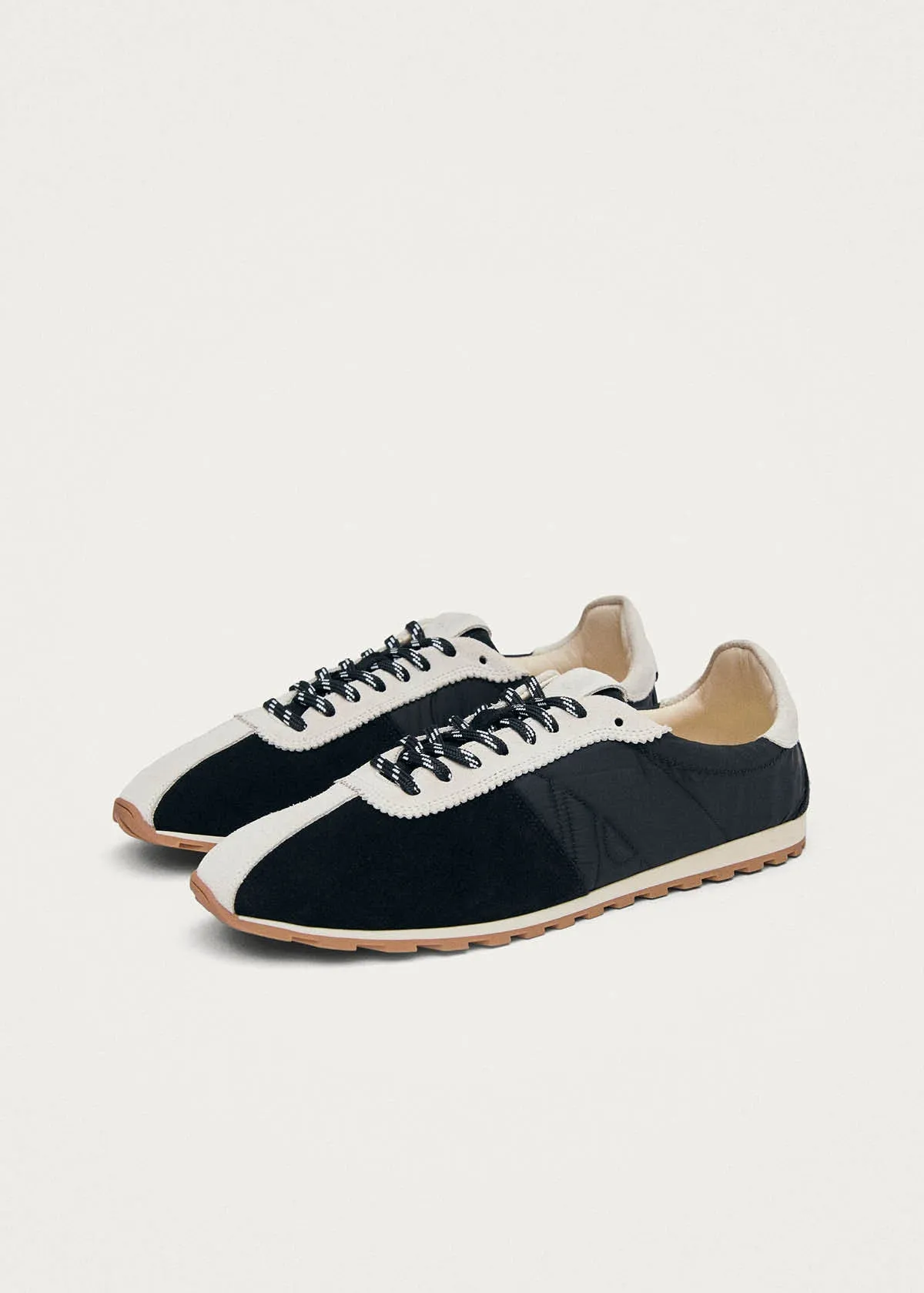 Tb.1897 Black Sneakers sold by Alohas product image thumbnail 2