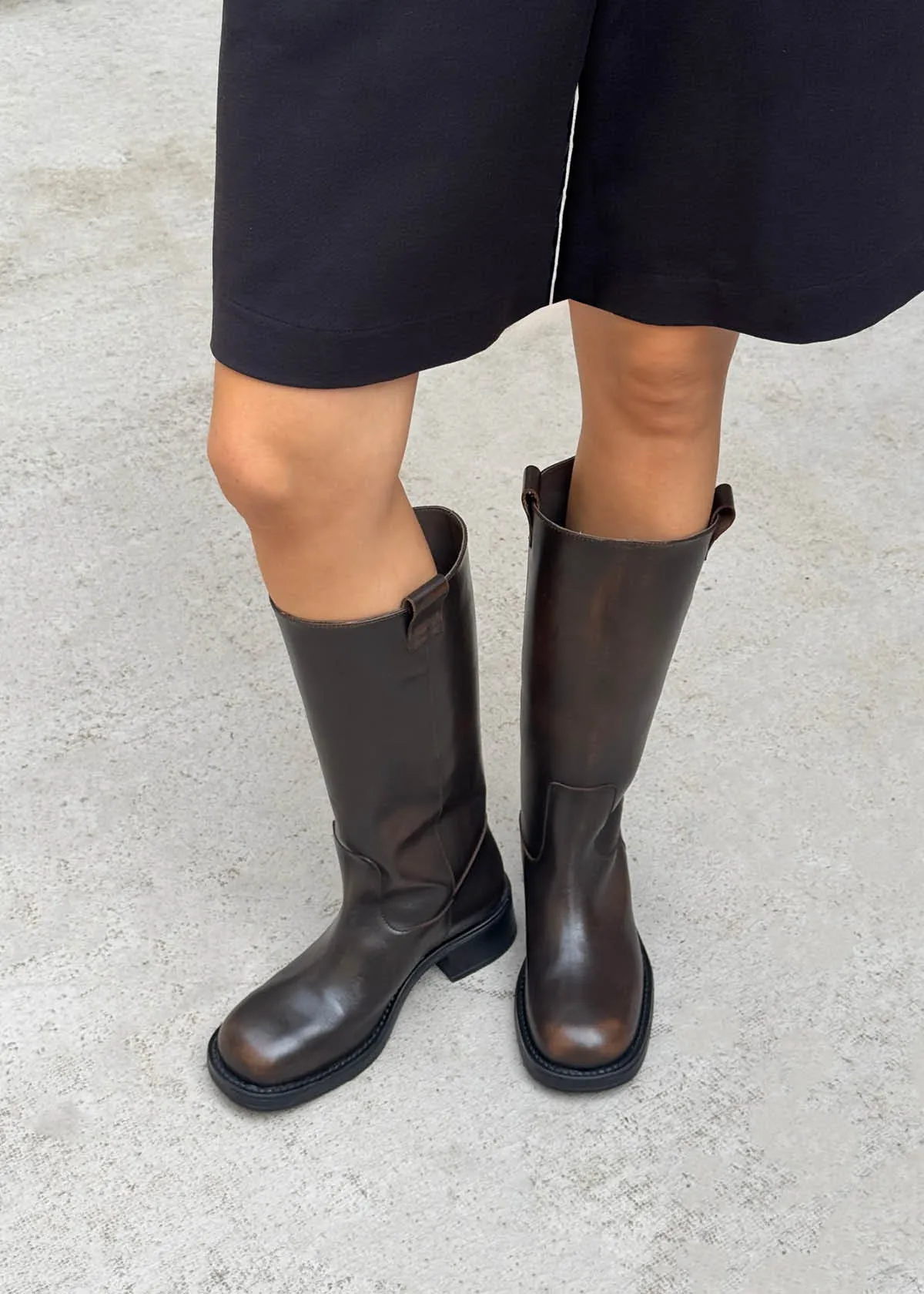 Sajan Vintage Effect Dark Brown Leather Boots sold by Alohas product image thumbnail 2