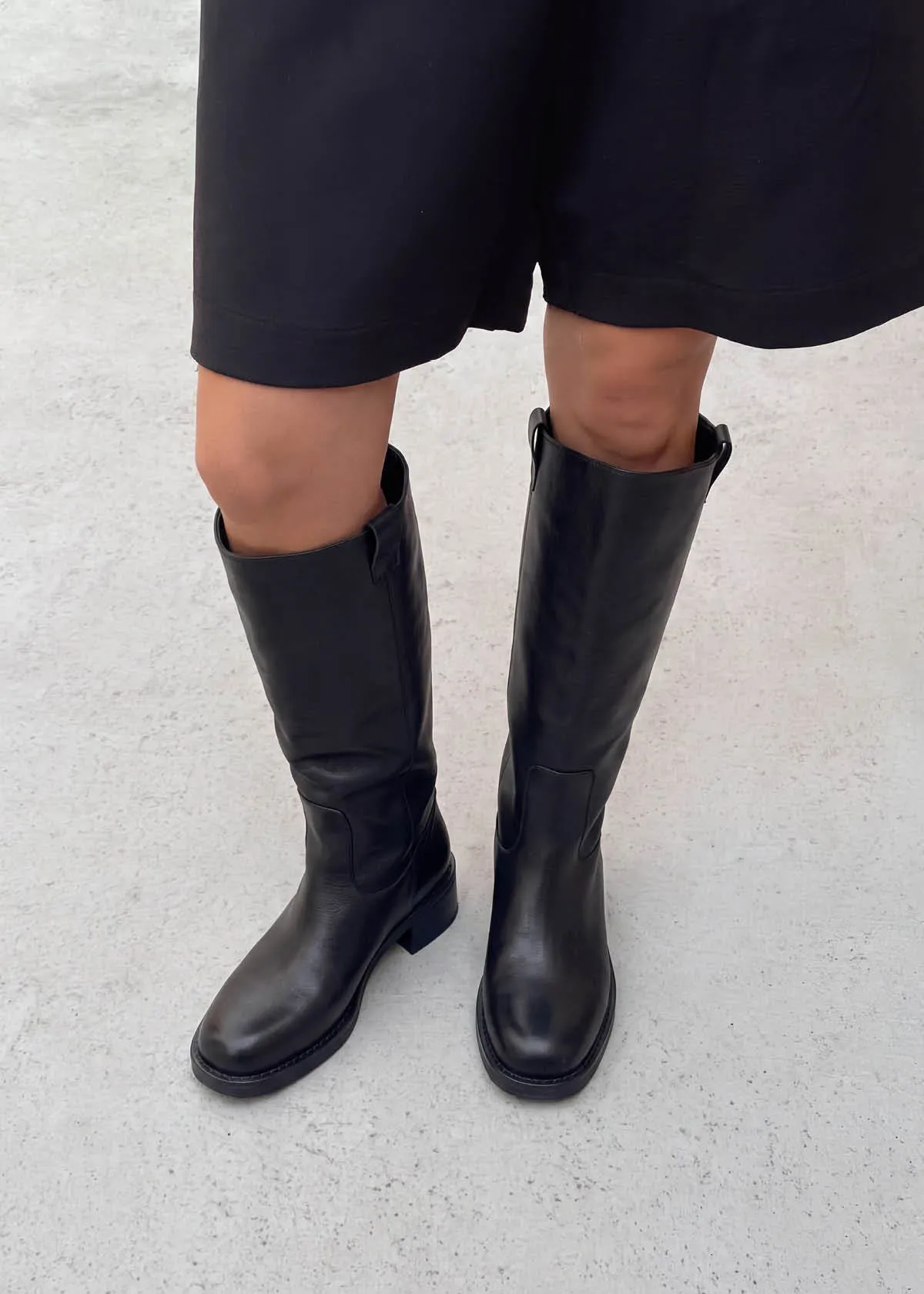 Sajan Black Leather Boots sold by Alohas product image thumbnail 2