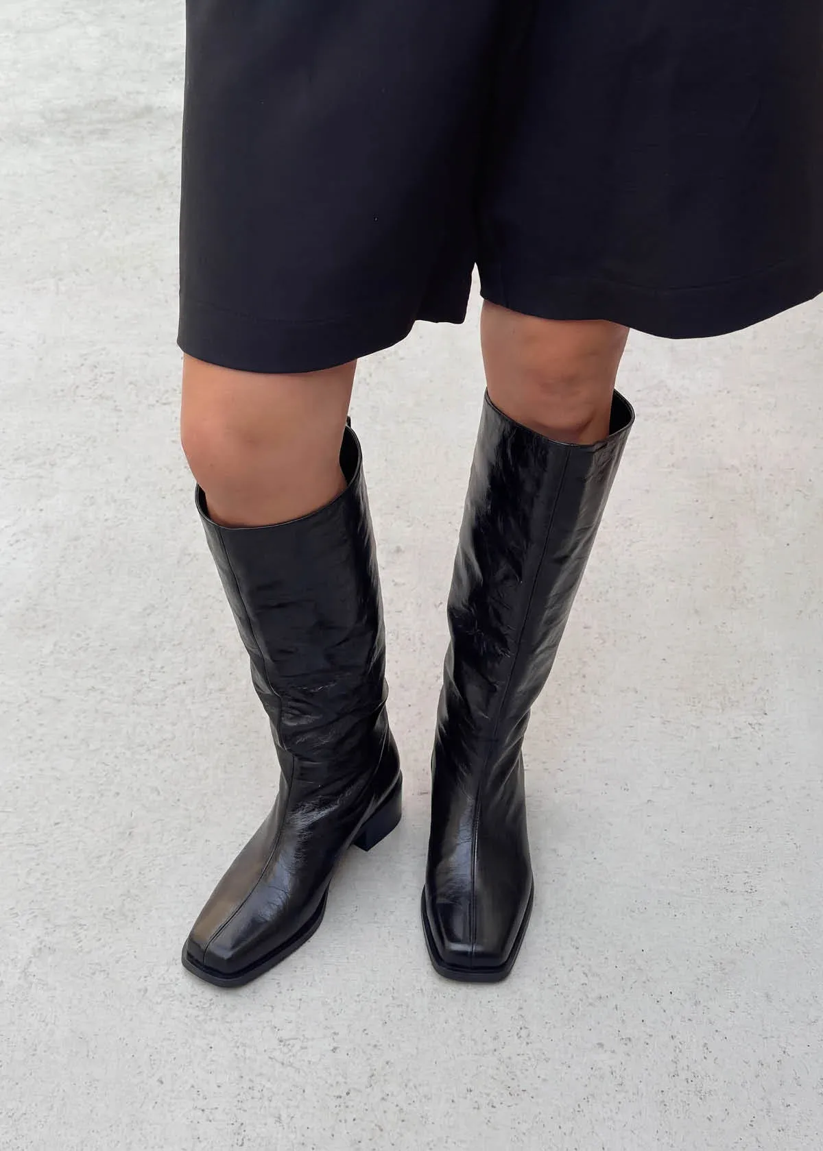 Milo Rift Black Leather Boots sold by Alohas product image thumbnail 2