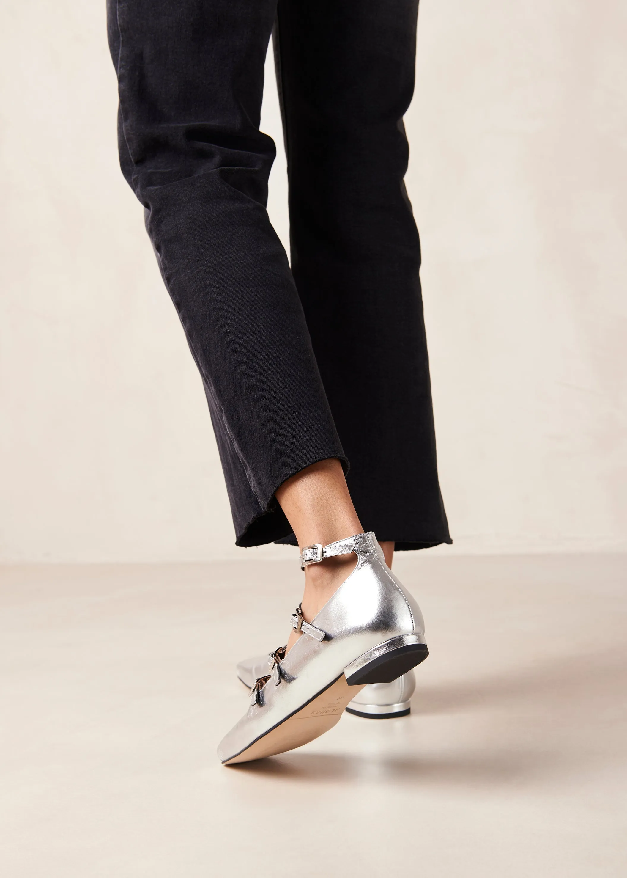 Luke Shimmer Silver Leather Ballet Flats sold by Alohas product image thumbnail 5