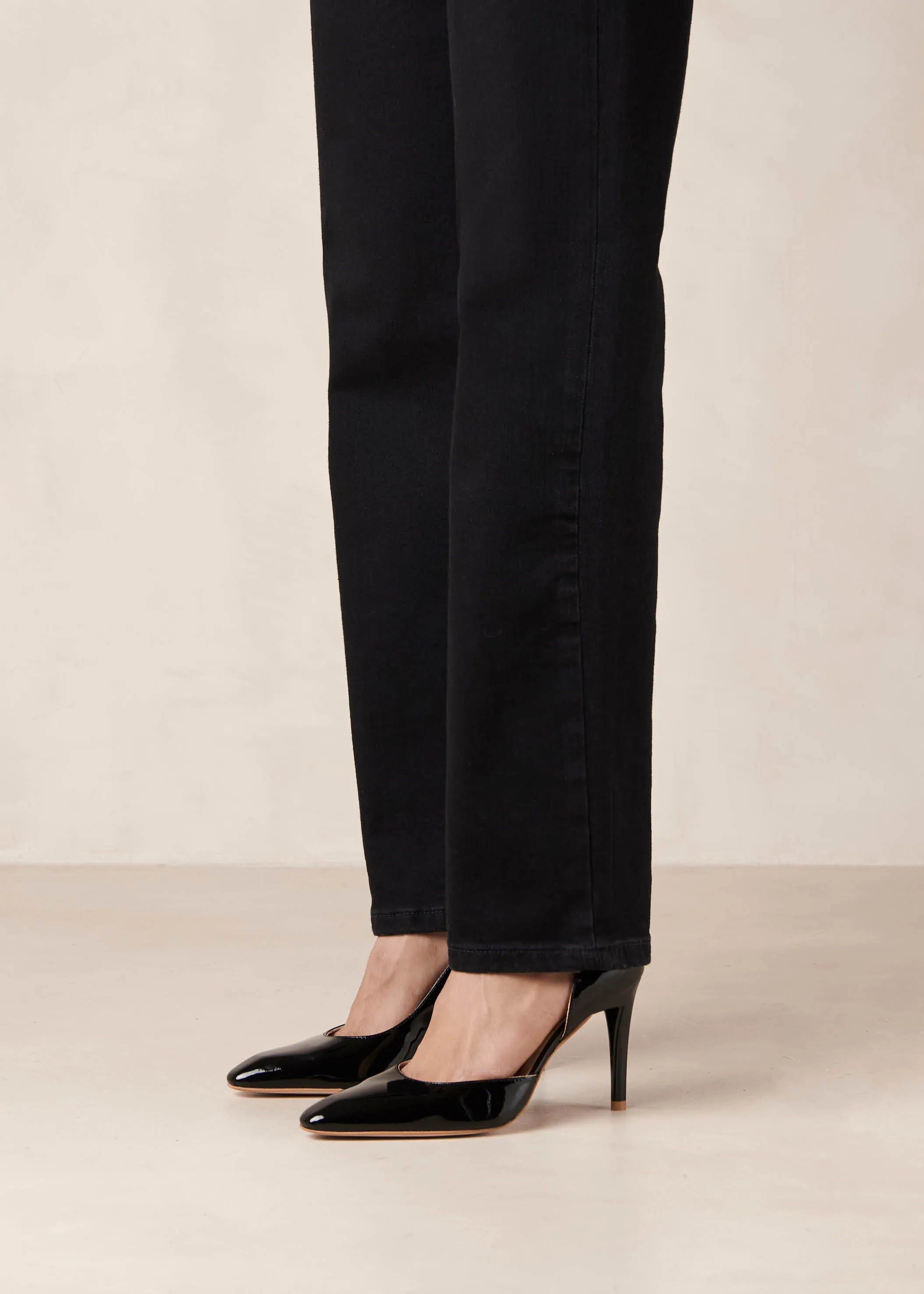 Amelia Onix Black Leather Pumps sold by Alohas product image thumbnail 4