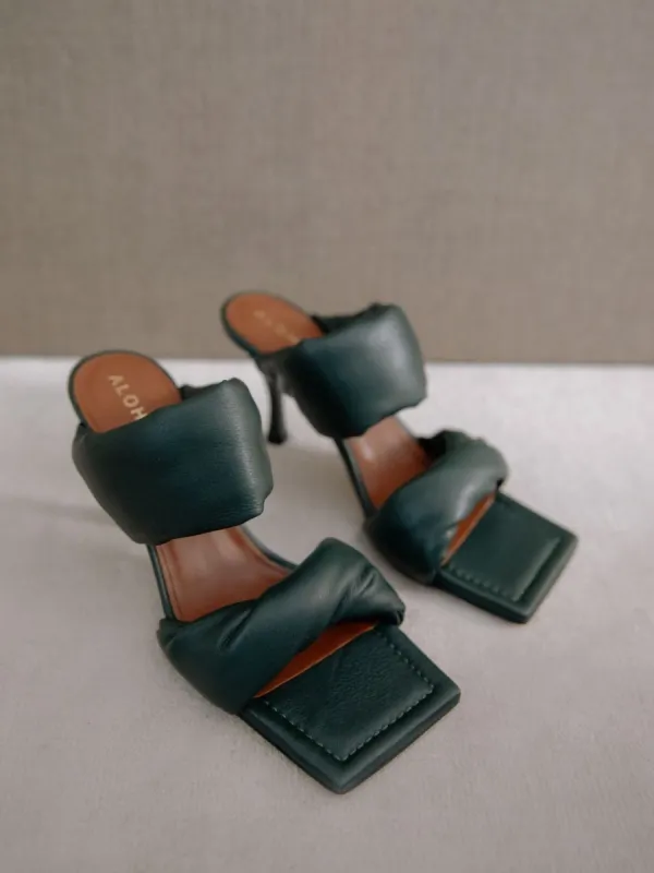 Twist Strap Green sold by Alohas