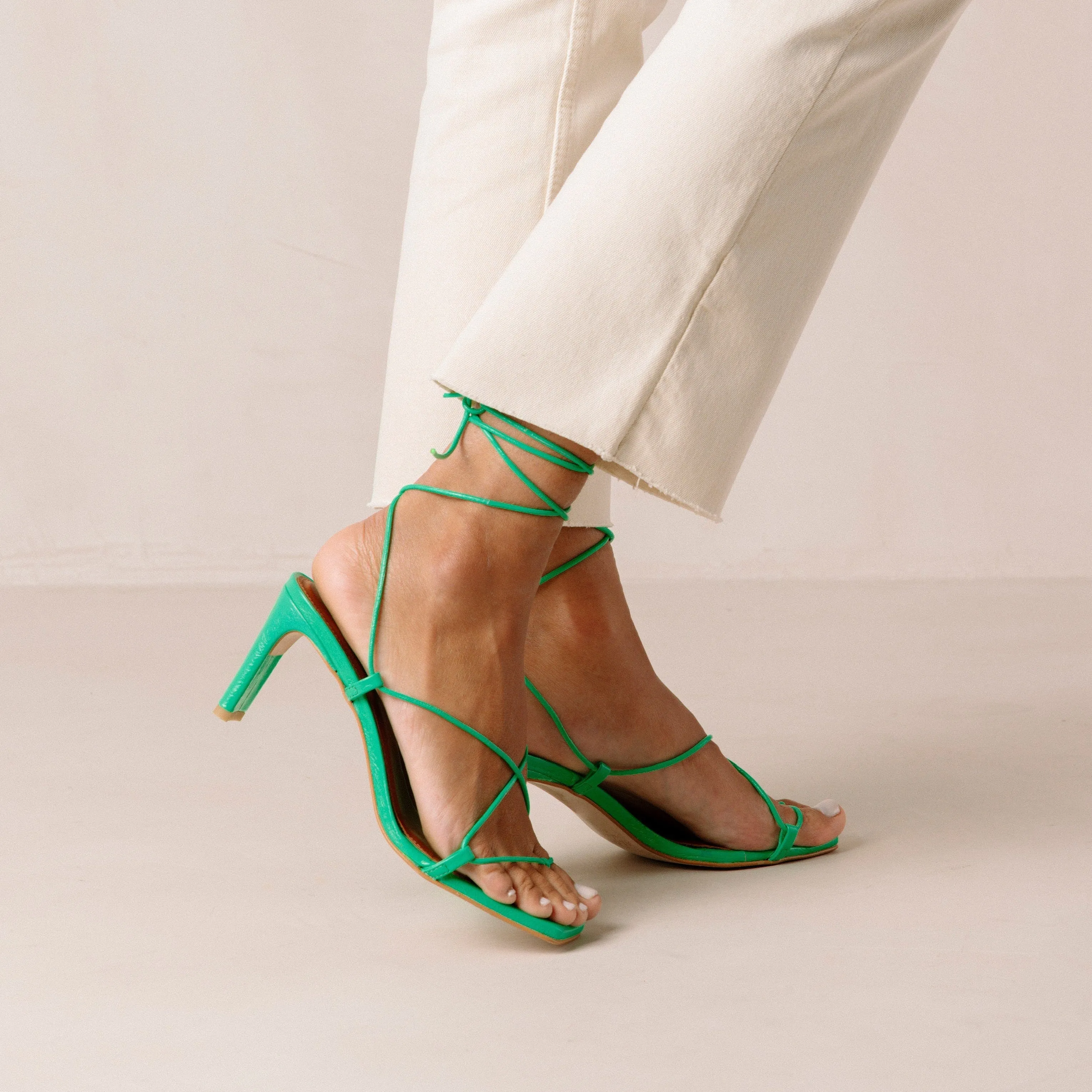 Bellini Neon Green sold by Alohas product image thumbnail 3