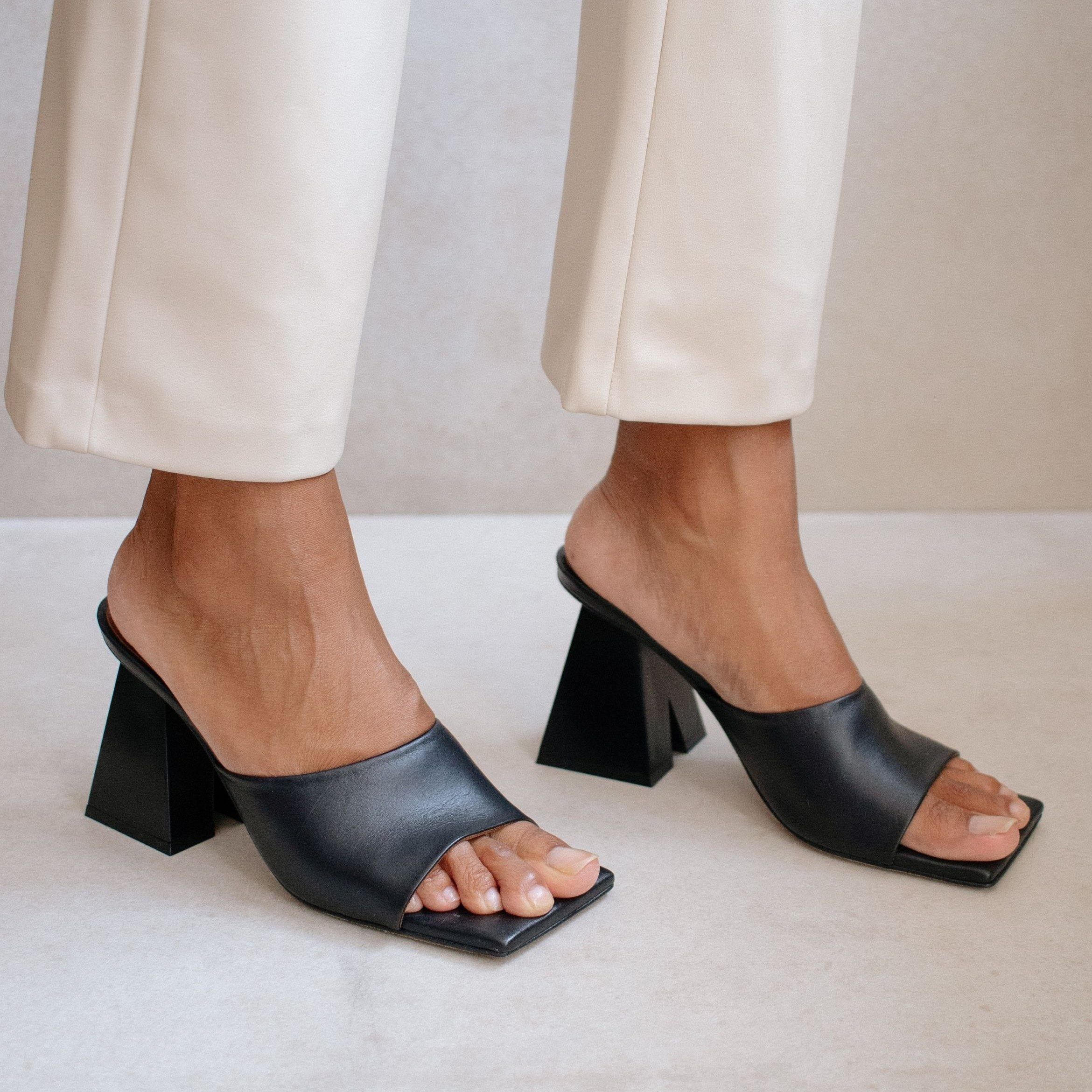 Dune Black sold by Alohas product image thumbnail 3