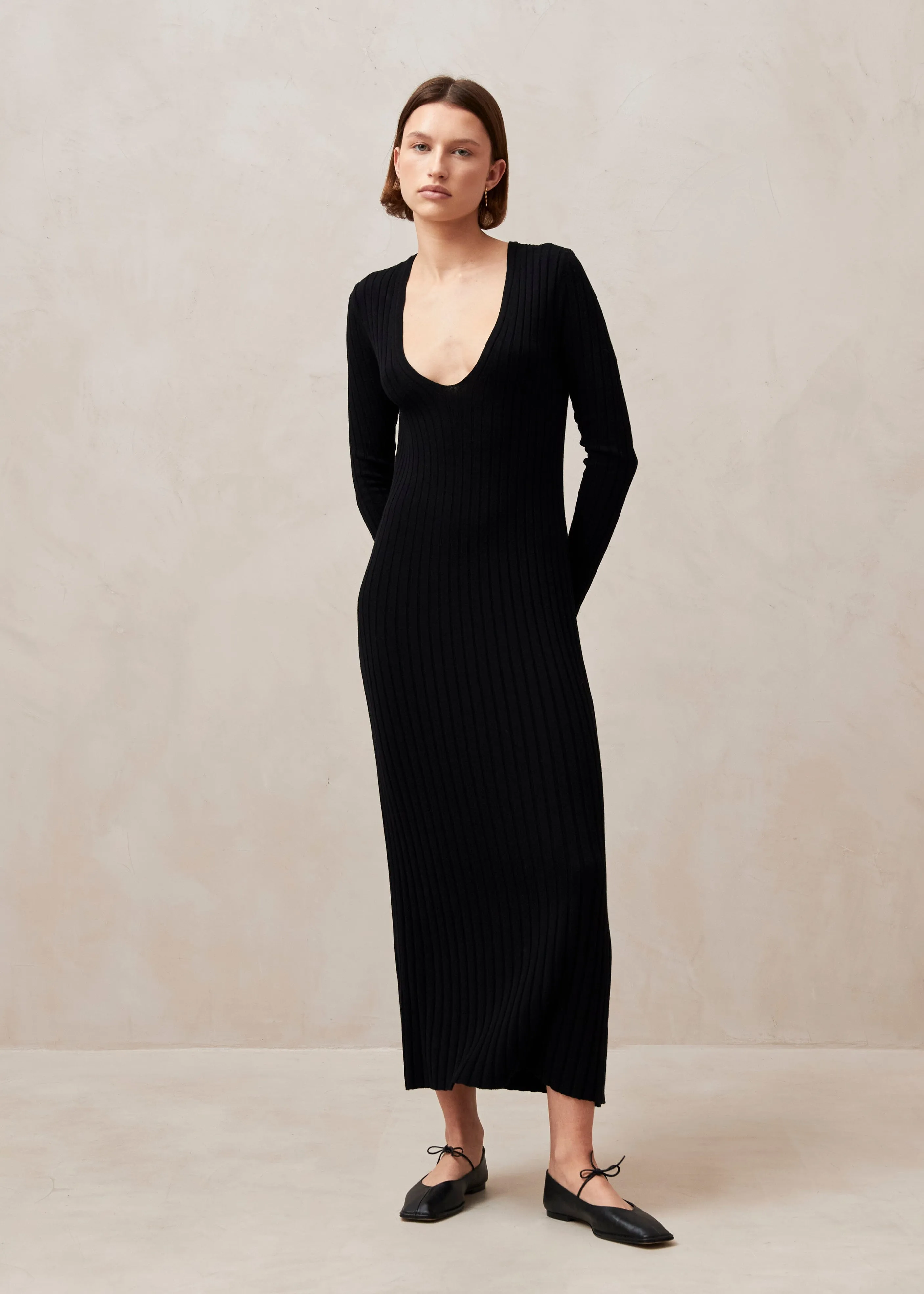 Alve Black Tricot Maxi Dress sold by Alohas product image thumbnail 5