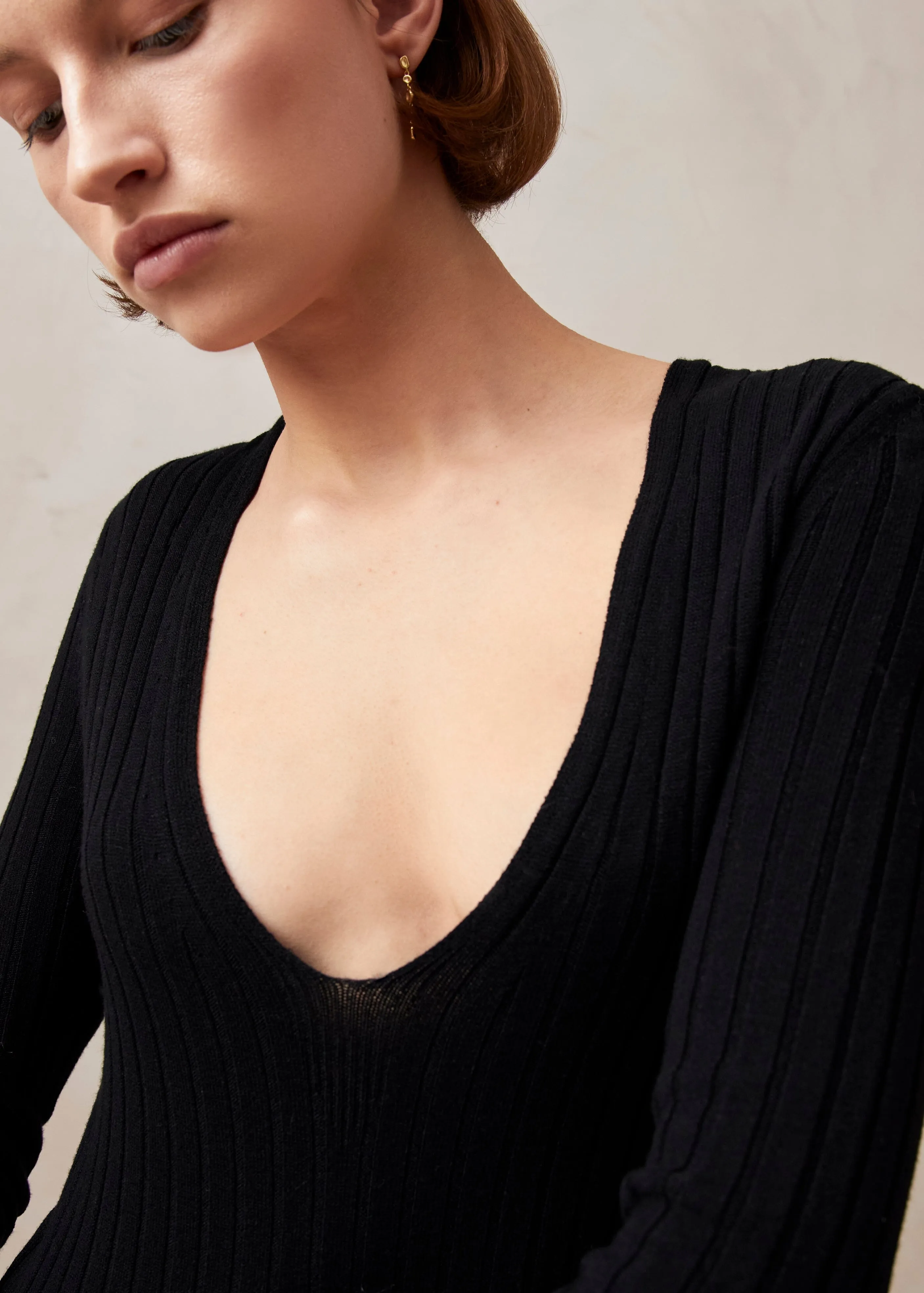 Alve Black Tricot Maxi Dress sold by Alohas product image thumbnail 2