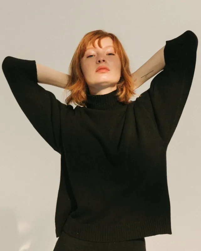 Passenger Top Black made by Alohas