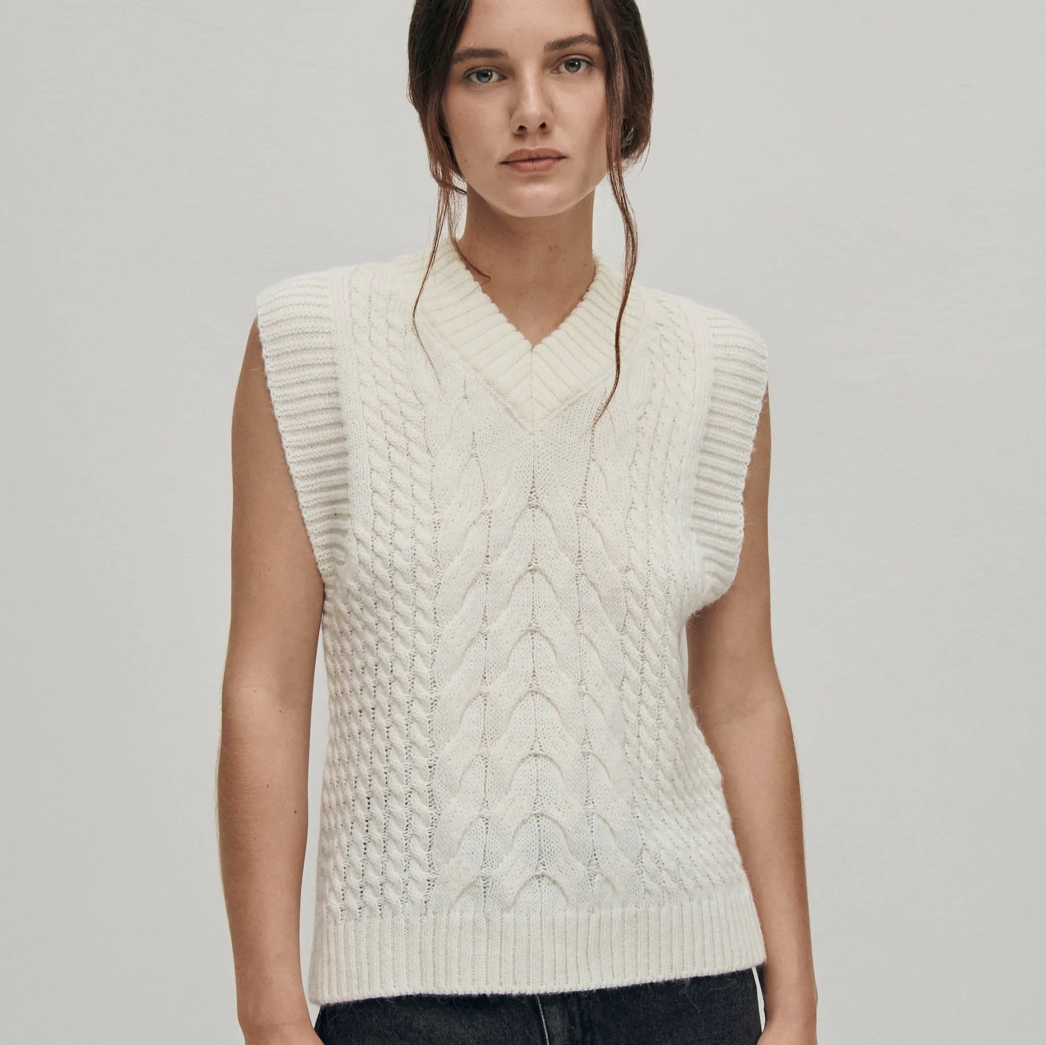 Cosy White Tricot Vest sold by Alohas product image thumbnail 3