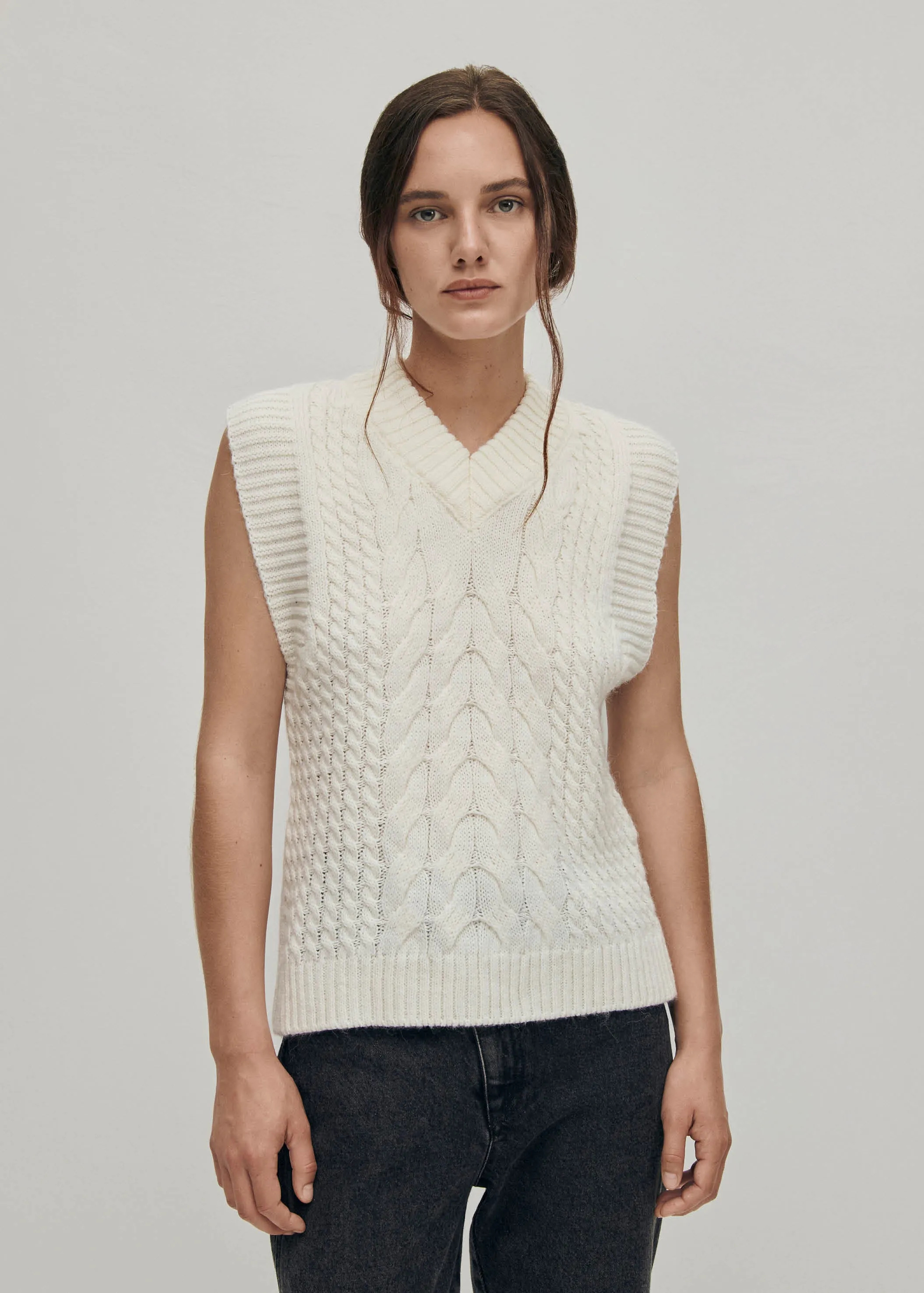 Cosy White Tricot Vest sold by Alohas product image thumbnail 4